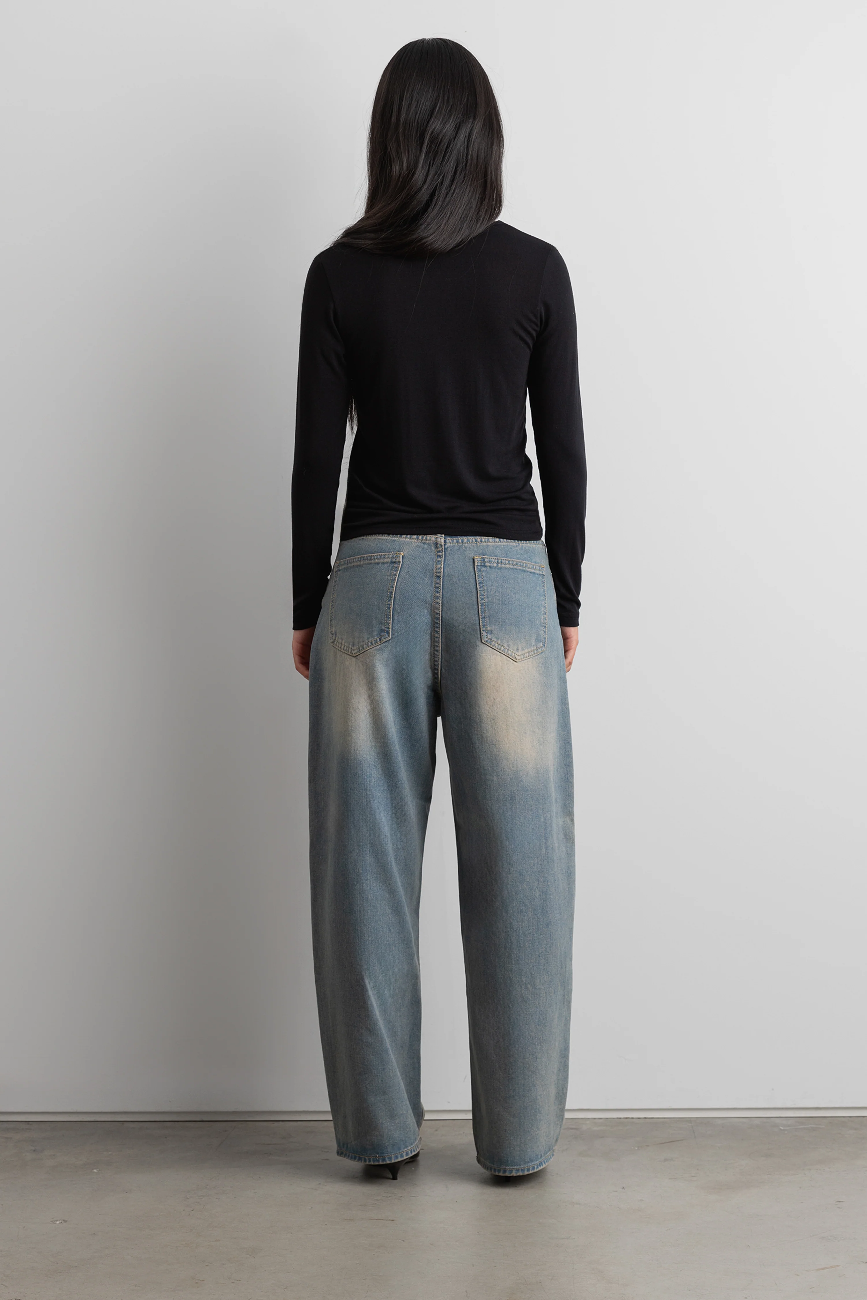 27" VINTAGE WASH REGULAR DENIM JEAN - Image 4