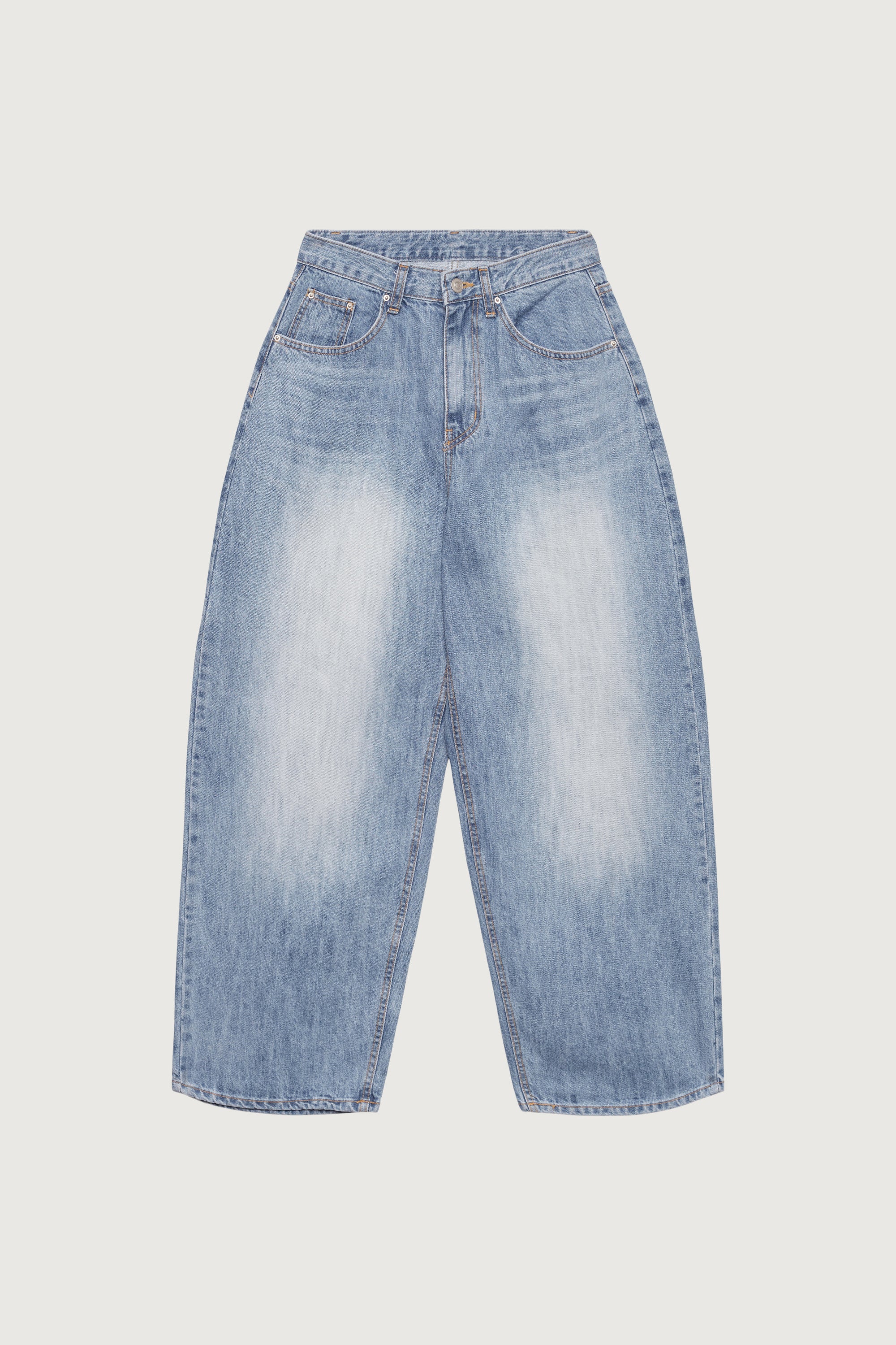 28" LENGTH LIGHT WASH CURVED LEG JEAN - Image 5