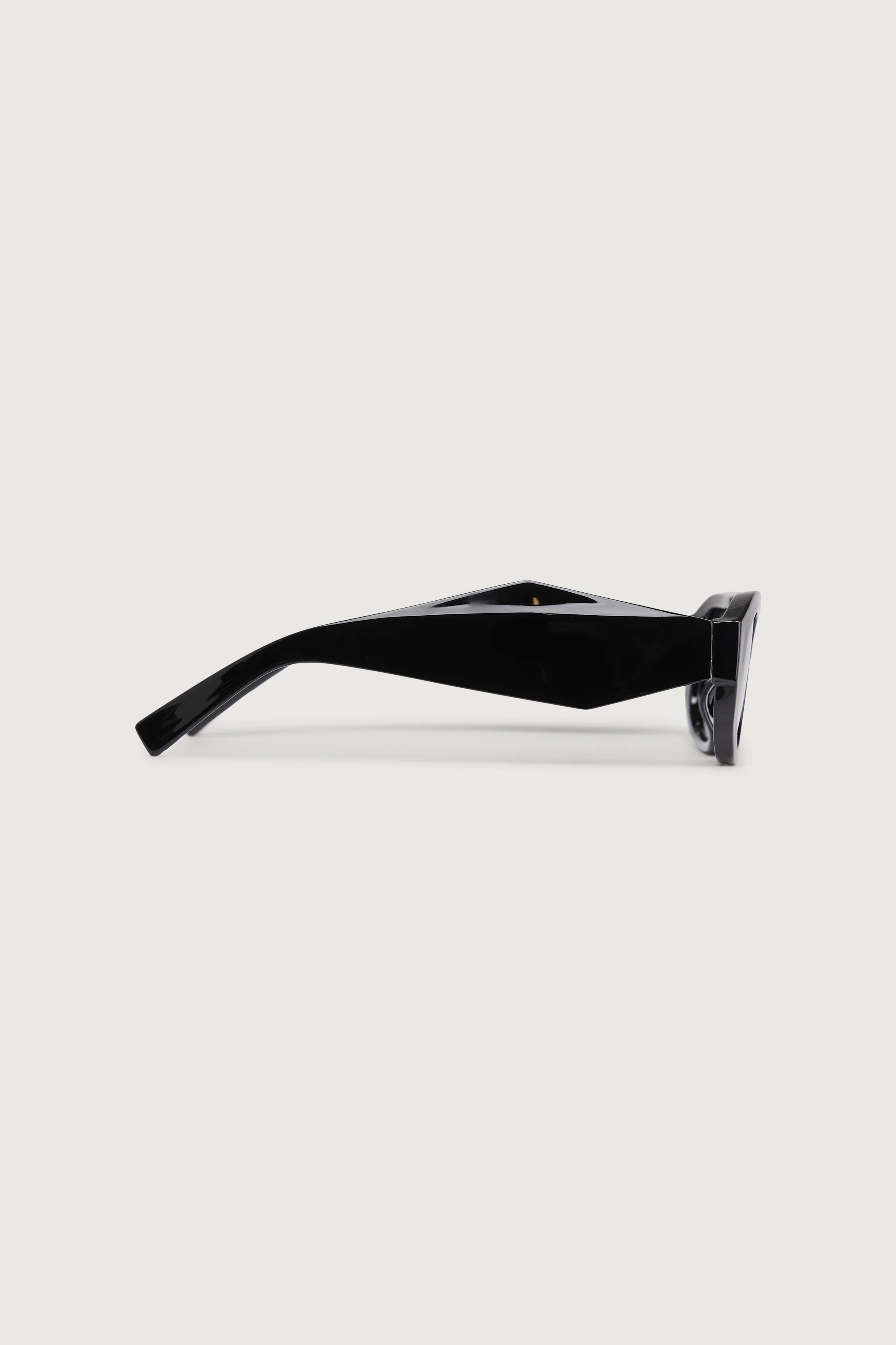 ANGULAR FRAME SUNGLASSES - Image 10