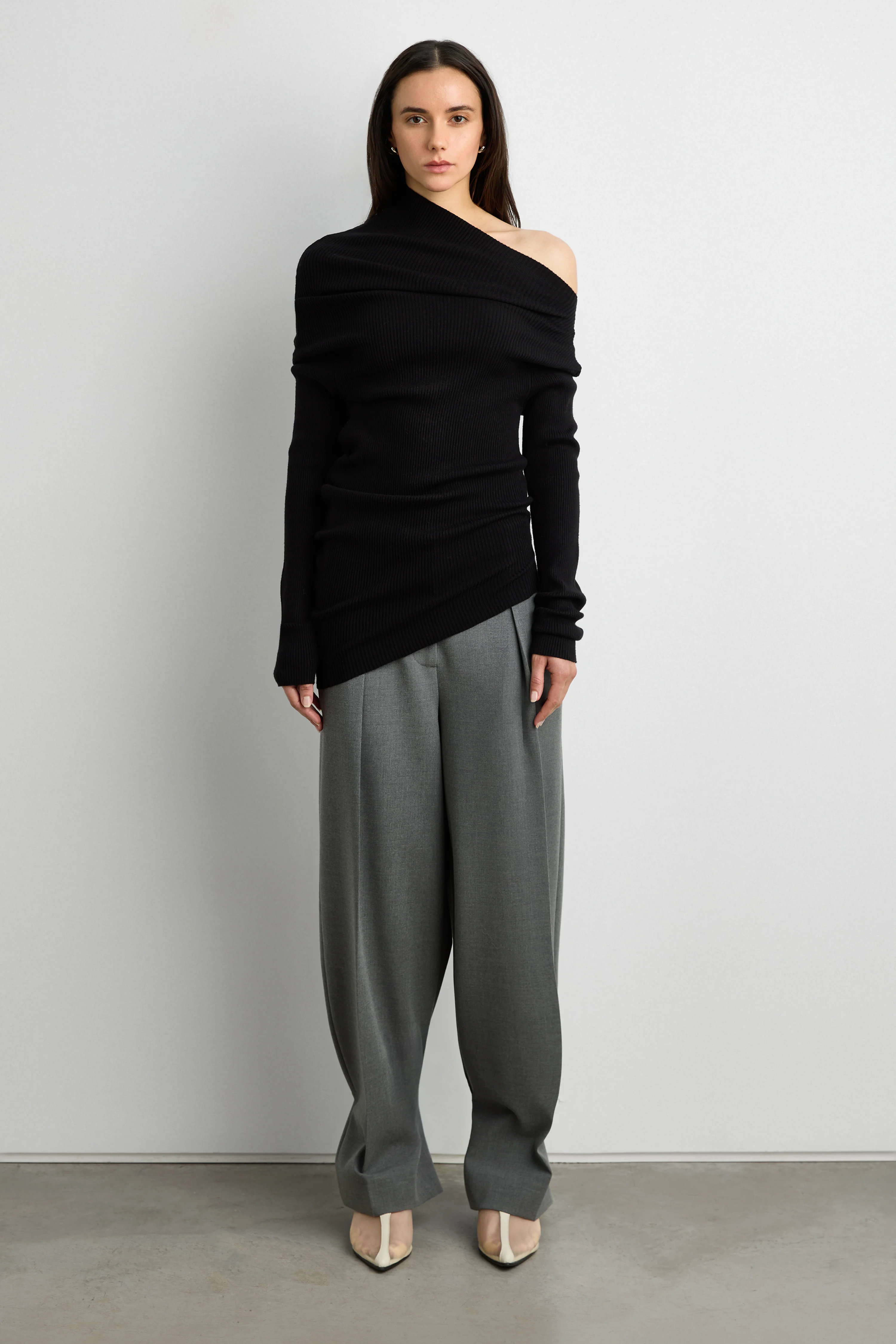 ASYMMETRICAL OFF-SHOULDER RIBBED KNIT TOP - Image 4