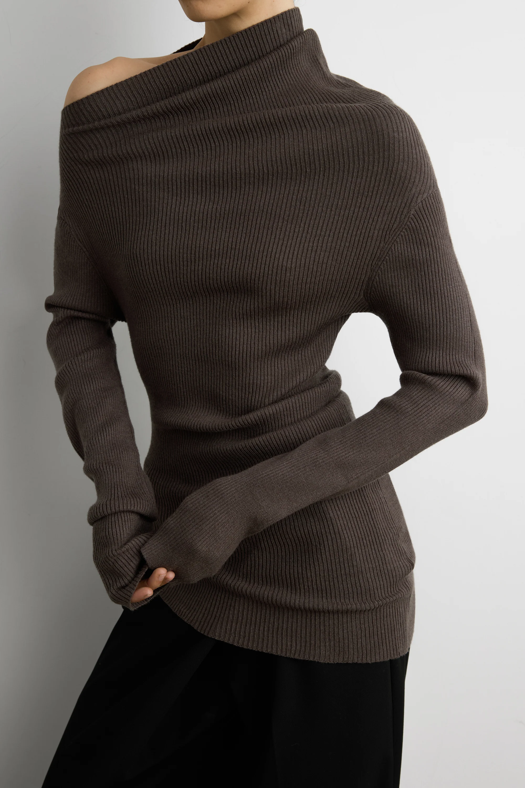 ASYMMETRICAL OFF-SHOULDER RIBBED KNIT TOP - Image 6