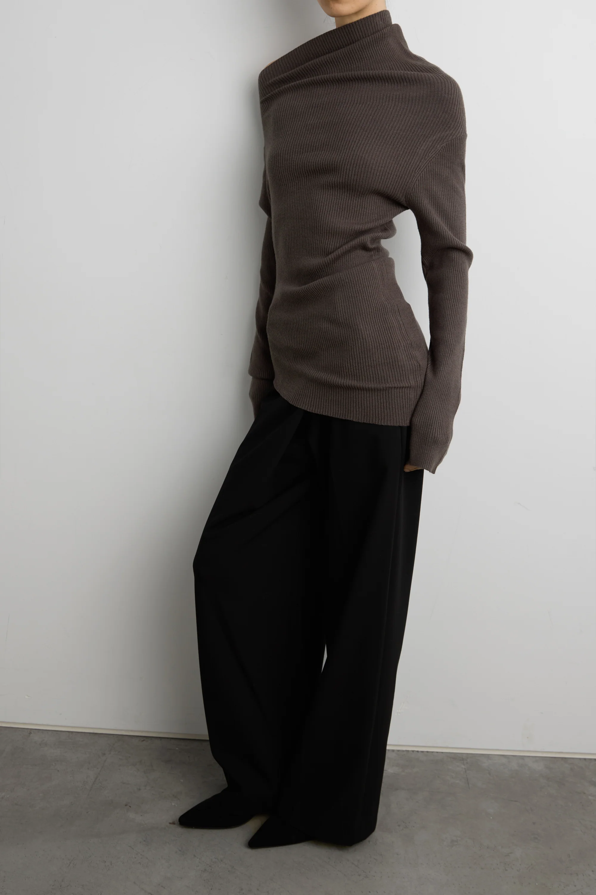 ASYMMETRICAL OFF-SHOULDER RIBBED KNIT TOP - Image 7