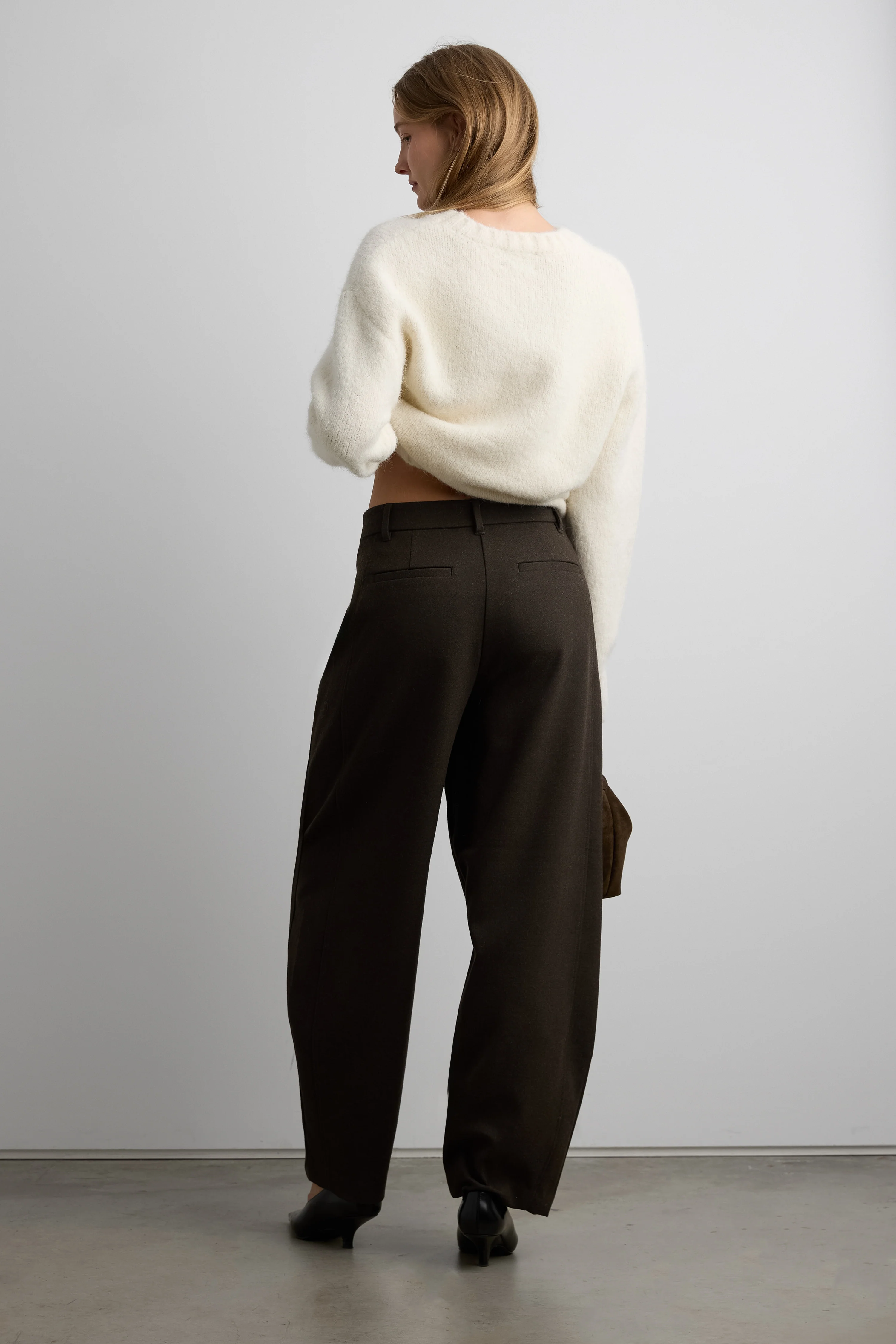 BARREL LEG TROUSER - Image 4
