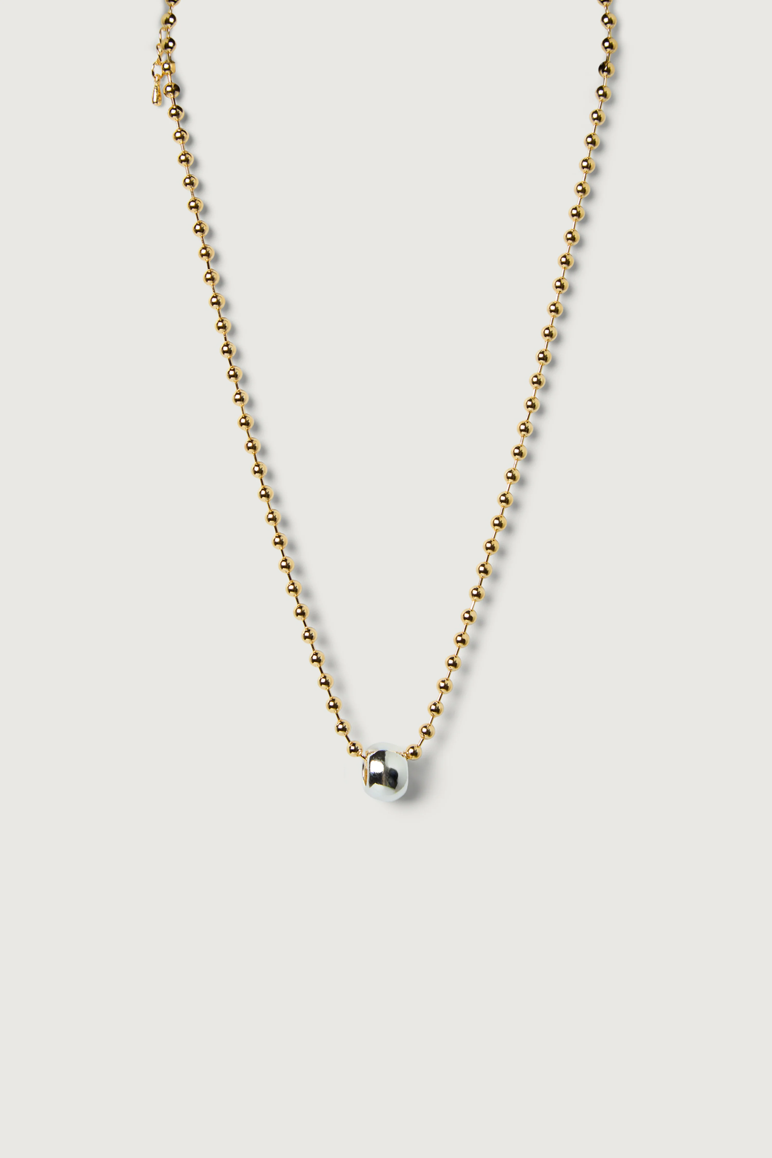 BEADED CHAIN NECKLACE WITH GOLD PENDANT
