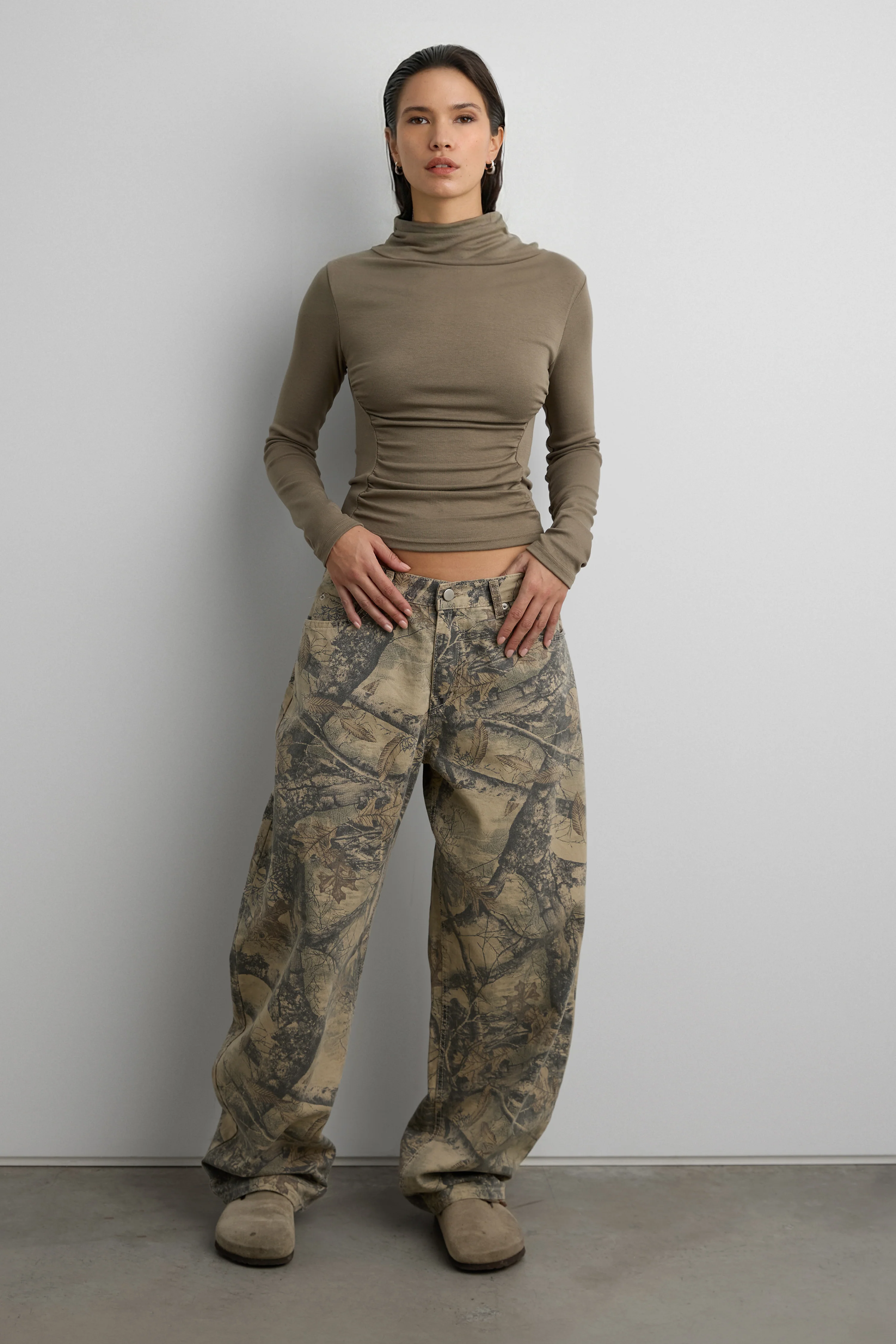 CAMO PRINT BARREL LEG PANT - Image 10