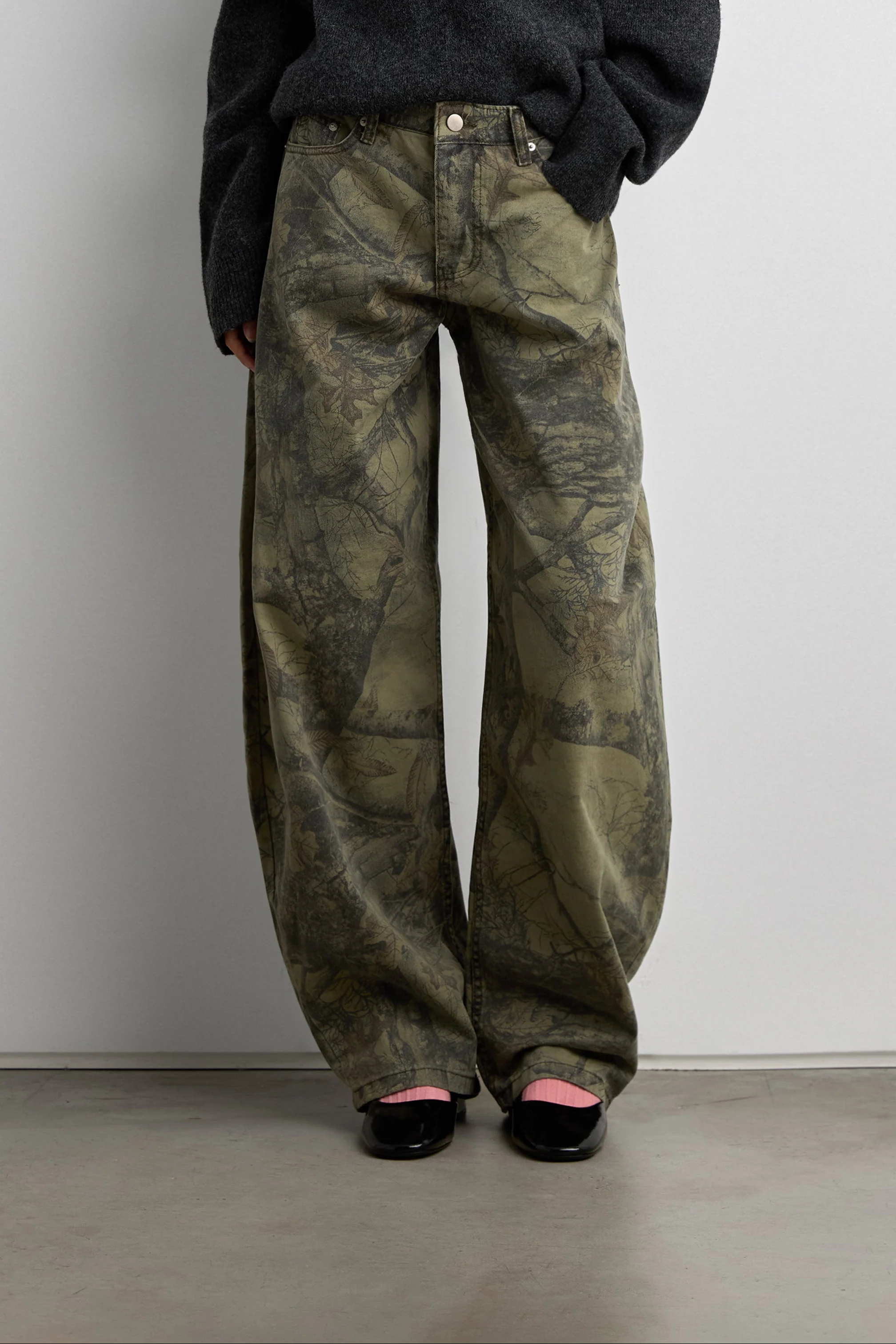 CAMO PRINT BARREL LEG PANT - Image 5