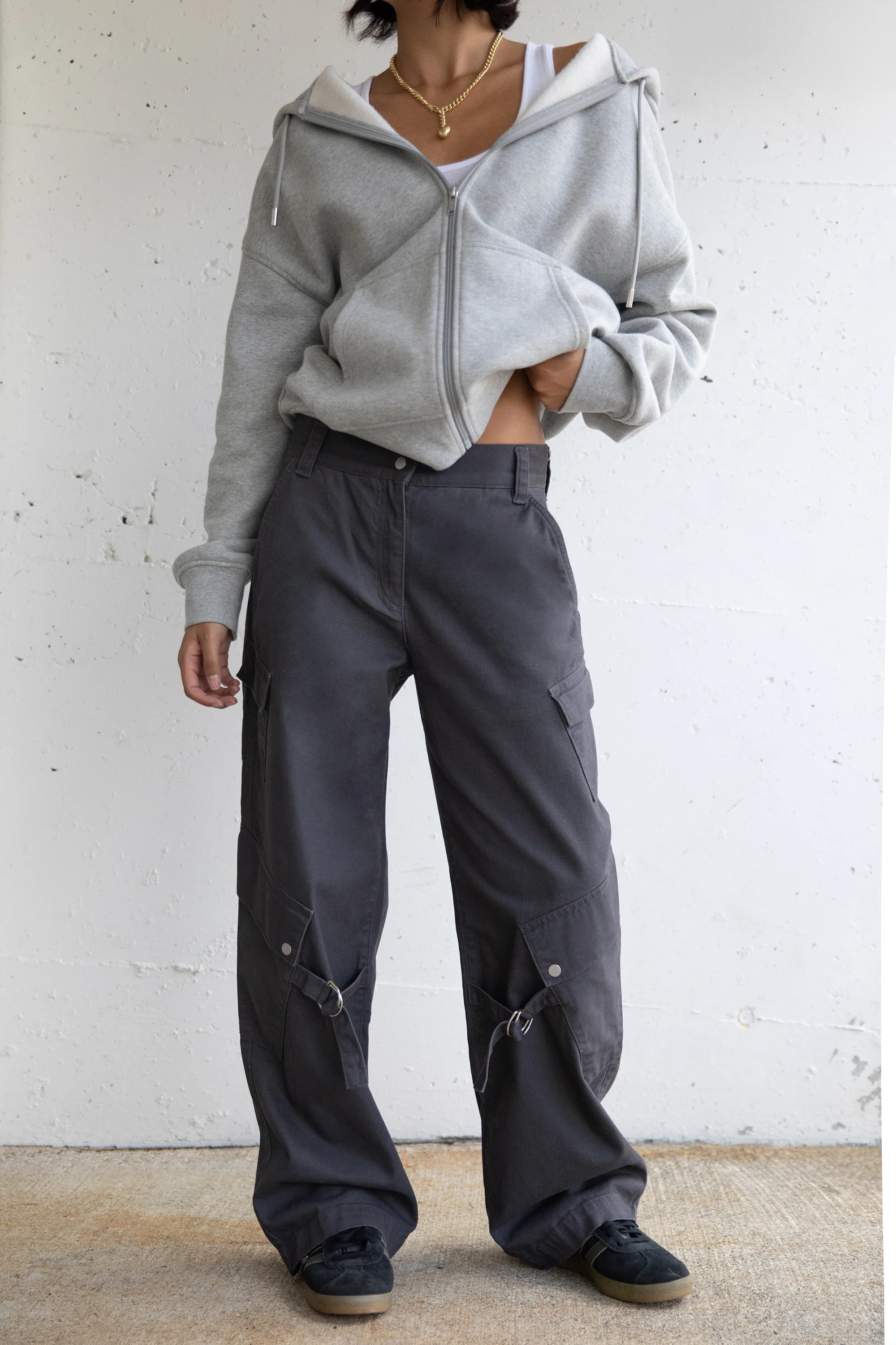 CARGO PANT WITH POCKET DETAILS - Image 3