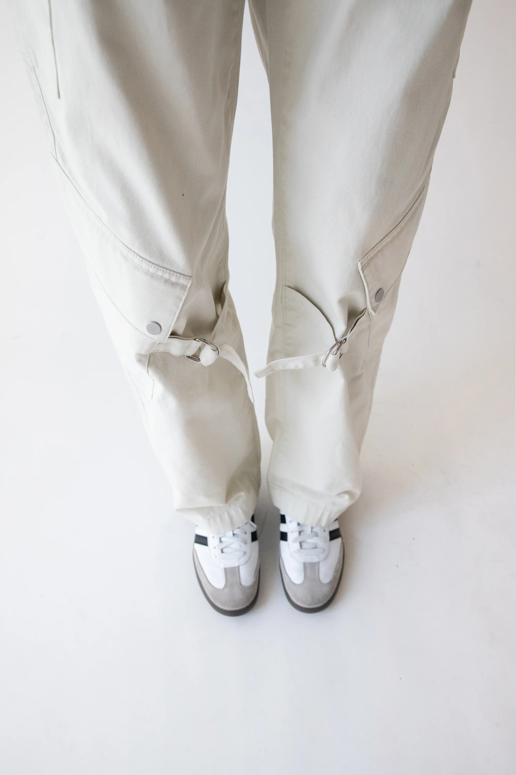 CARGO PANT WITH POCKET DETAILS - Image 4