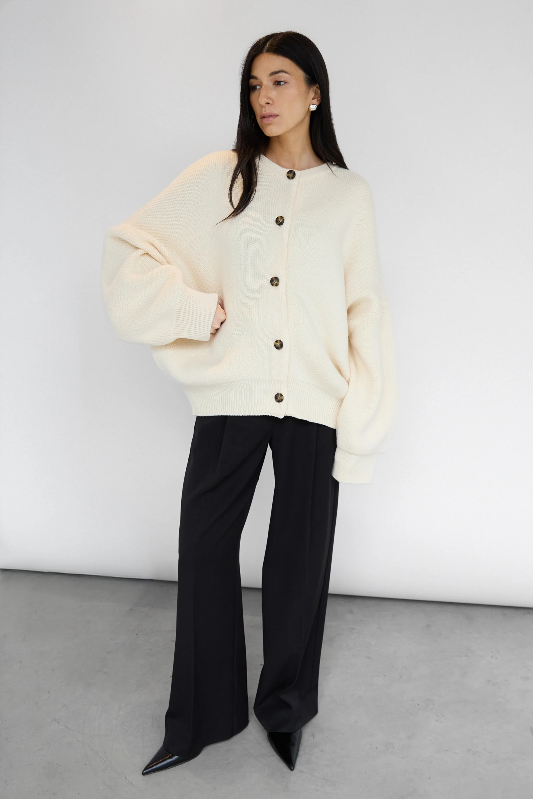 CHUNKY OVERSIZED KNIT SWEATER