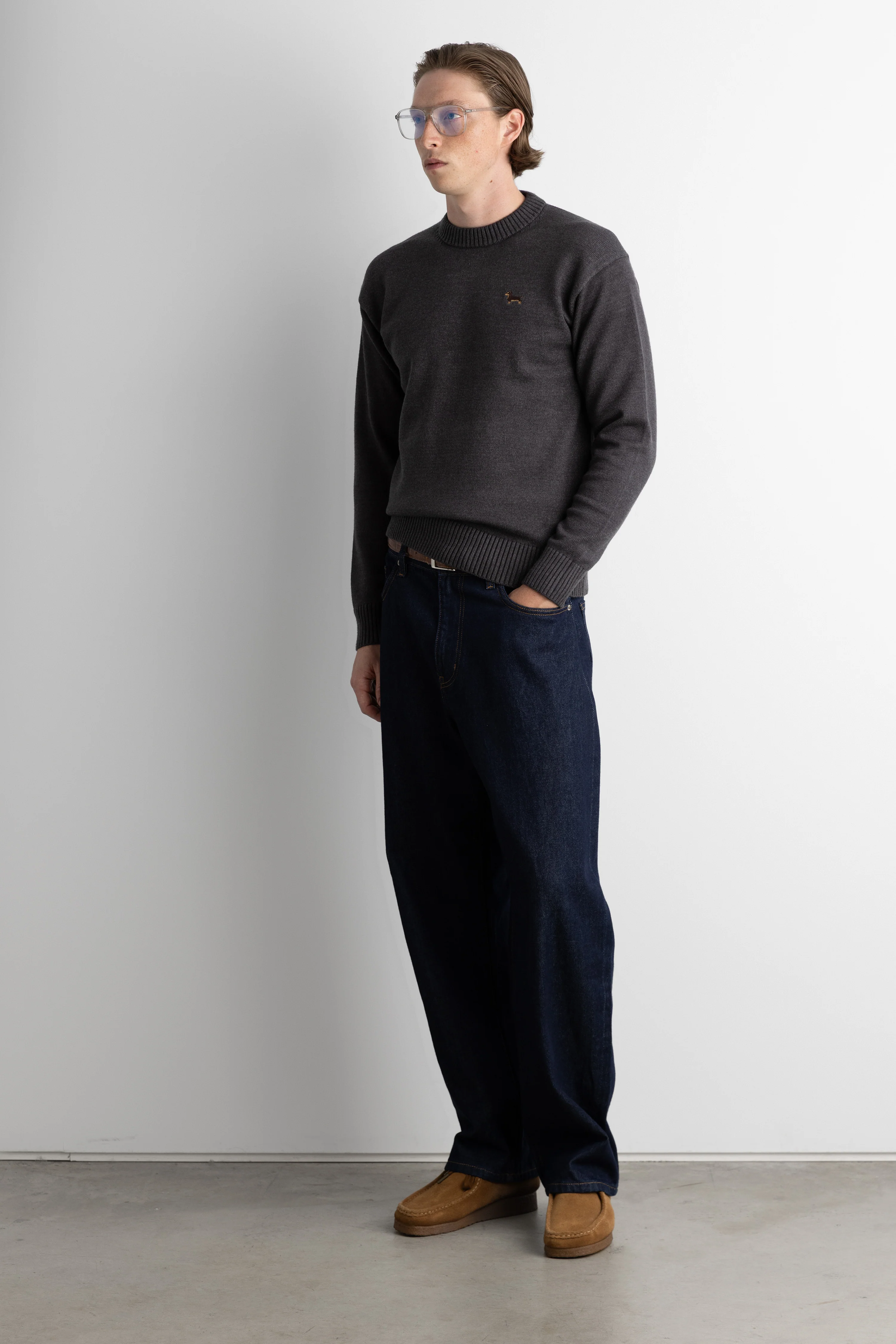 CLASSIC FITTED EMBROIDERED SWEATER