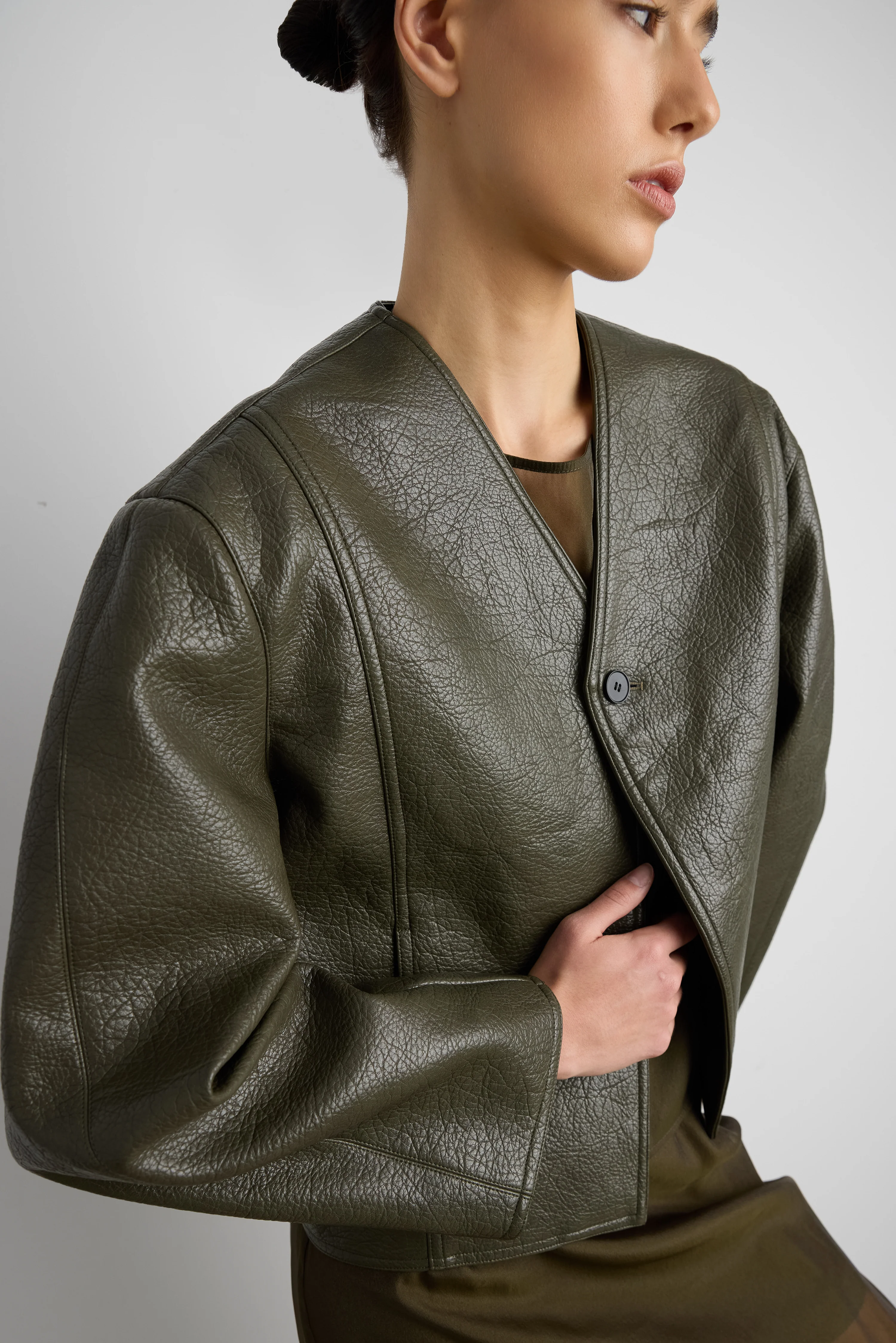 COLLARLESS VEGAN LEATHER JACKET - Image 10