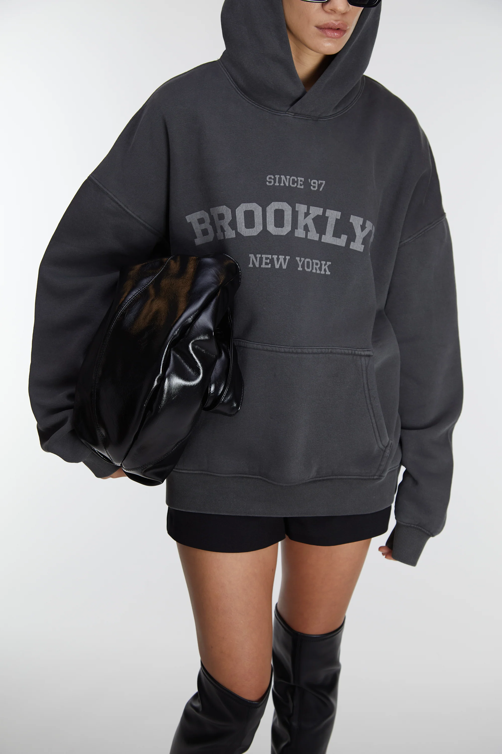 FLEECE STUDIO GRAPHIC PULLOVER HOODIE - Image 10