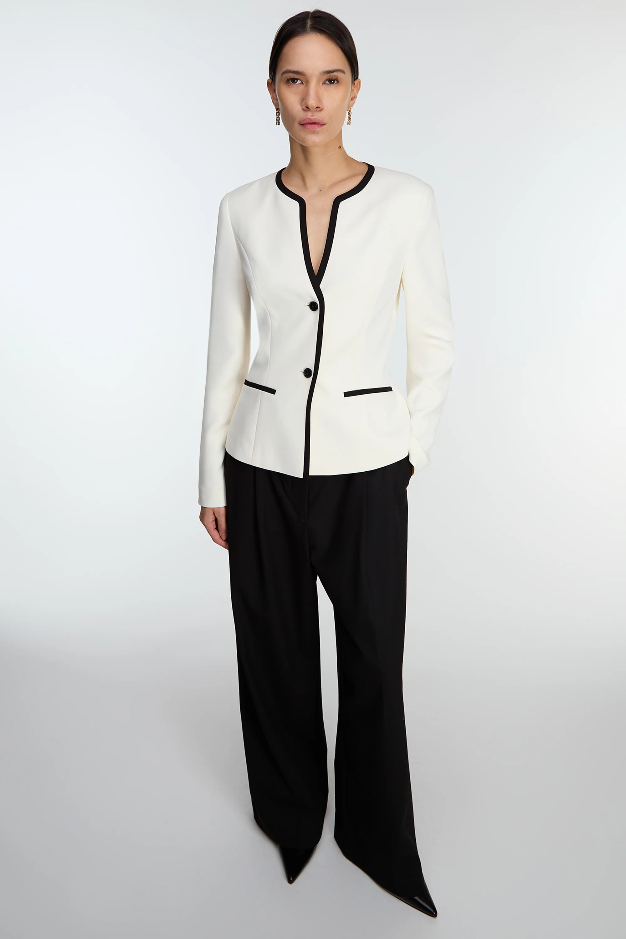 CONTRAST TRIM BUTTON FRONT COLLARLESS BLAZER - Image 4
