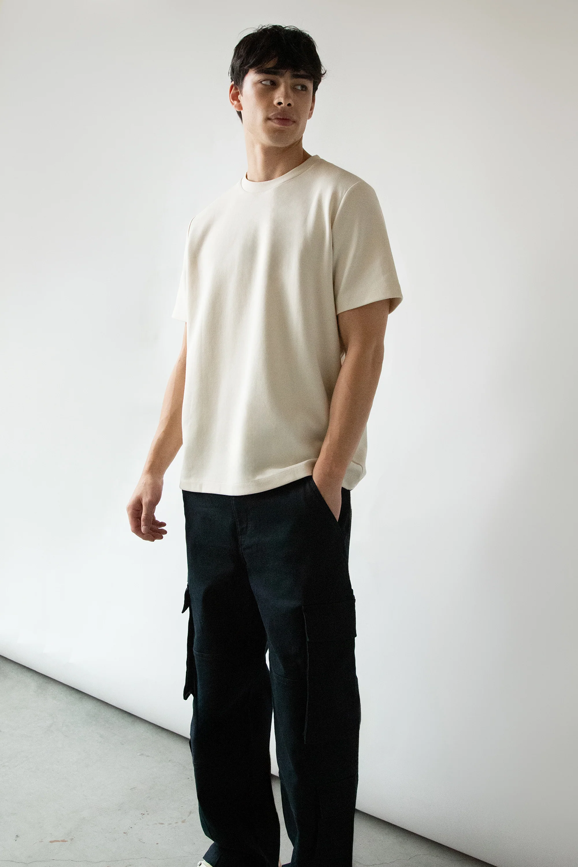 HEAVYWEIGHT CREWNECK T-SHIRT - Image 3