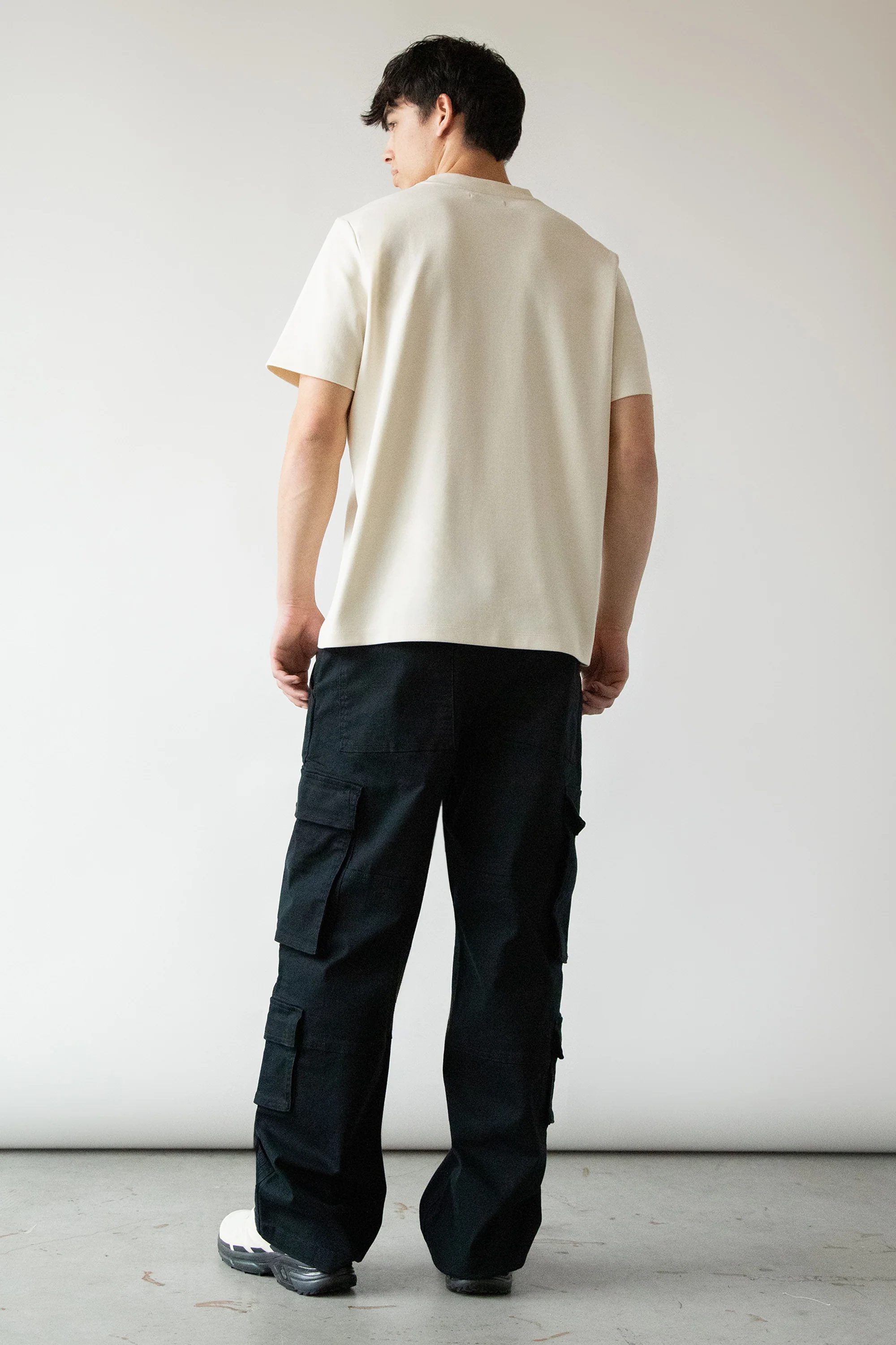 HEAVYWEIGHT CREWNECK T-SHIRT - Image 5