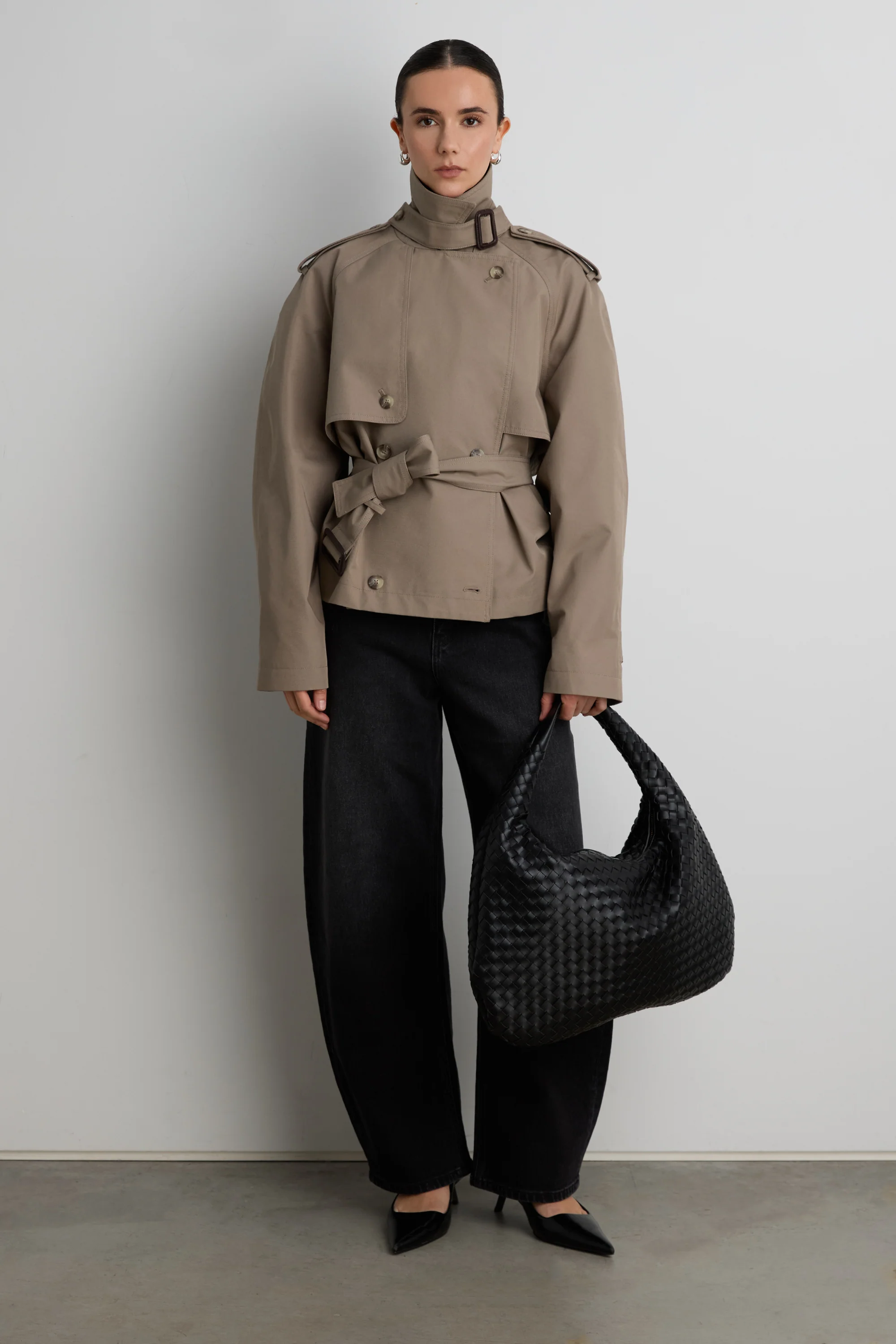 SHORT BELTED TRENCH COAT - Image 10