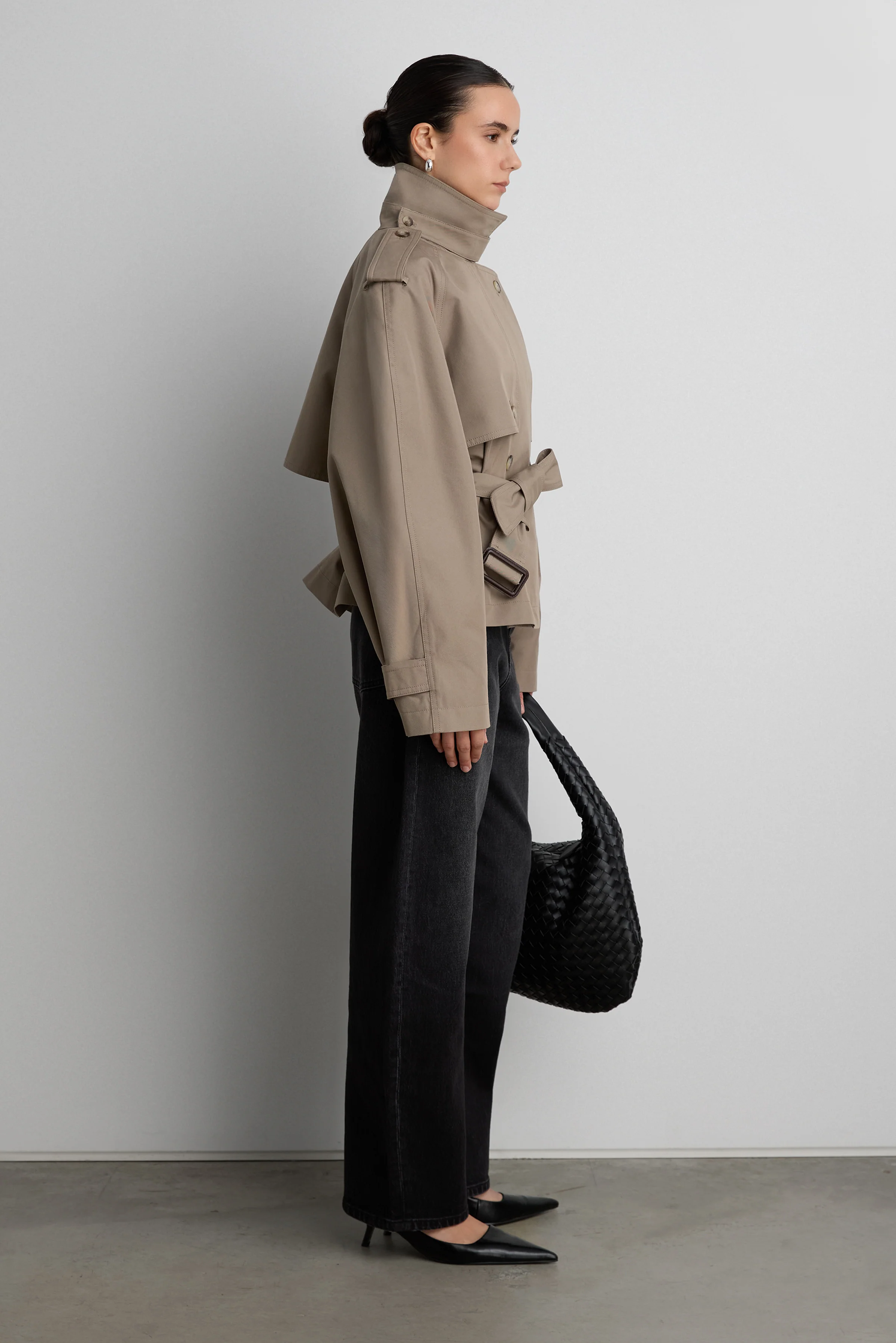 SHORT BELTED TRENCH COAT - Image 11