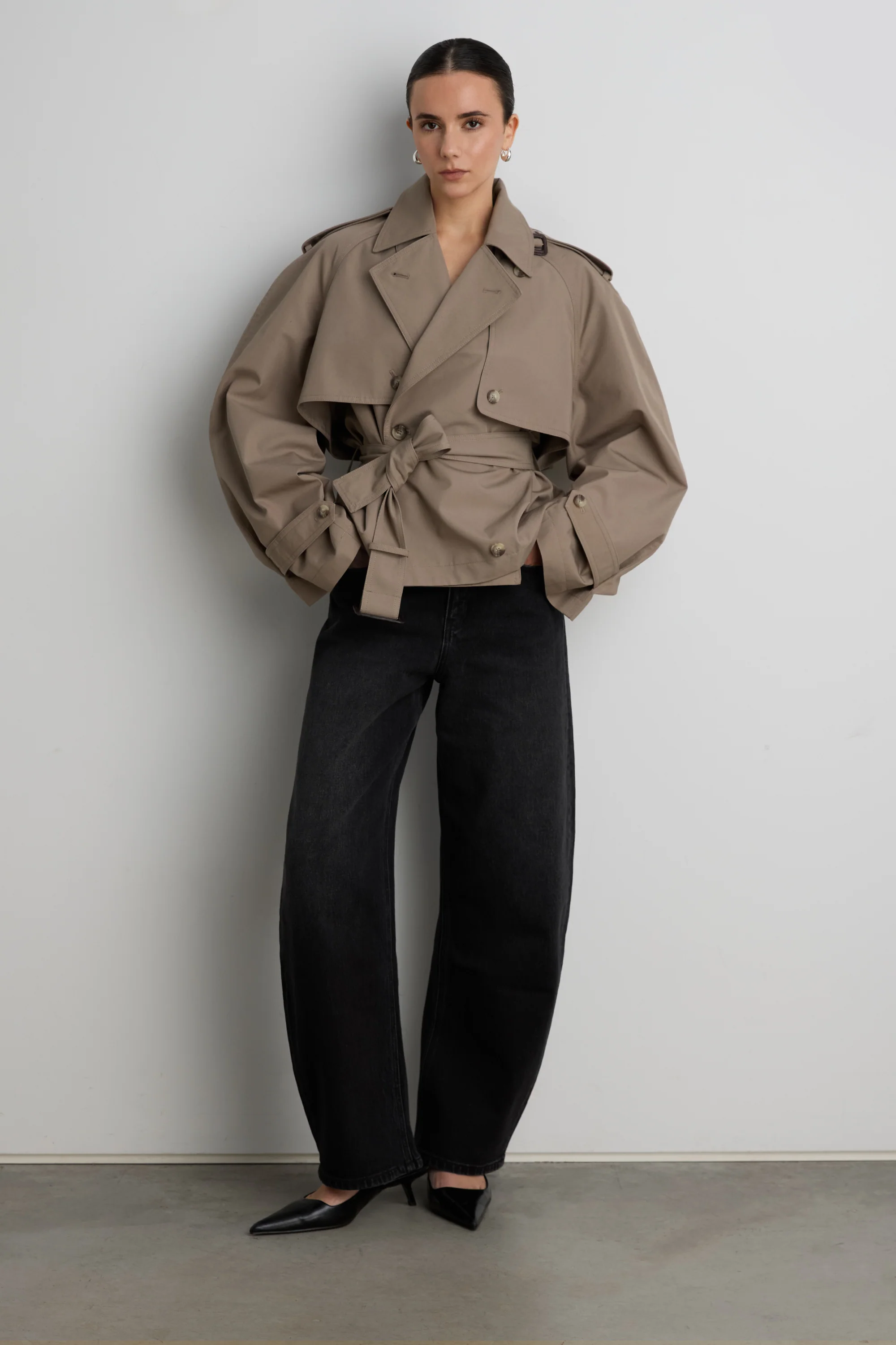 SHORT BELTED TRENCH COAT - Image 13