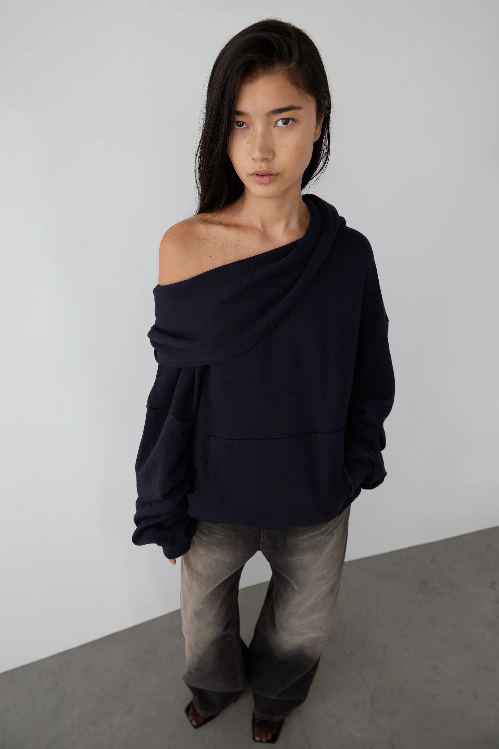 SLOUCHY OVERSIZED HOODIE - Image 9