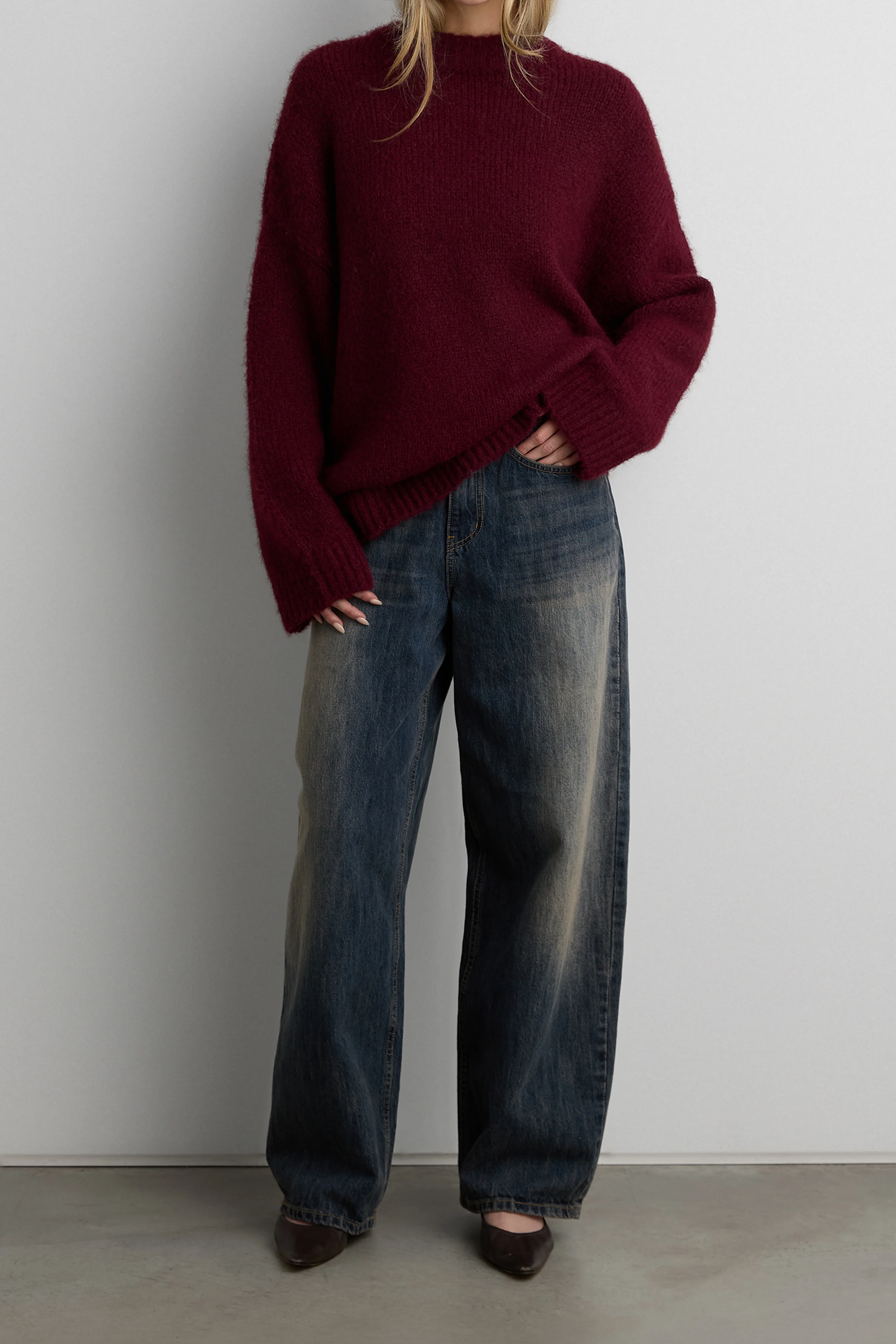 OVERSIZED CREWNECK SWEATER - Image 11