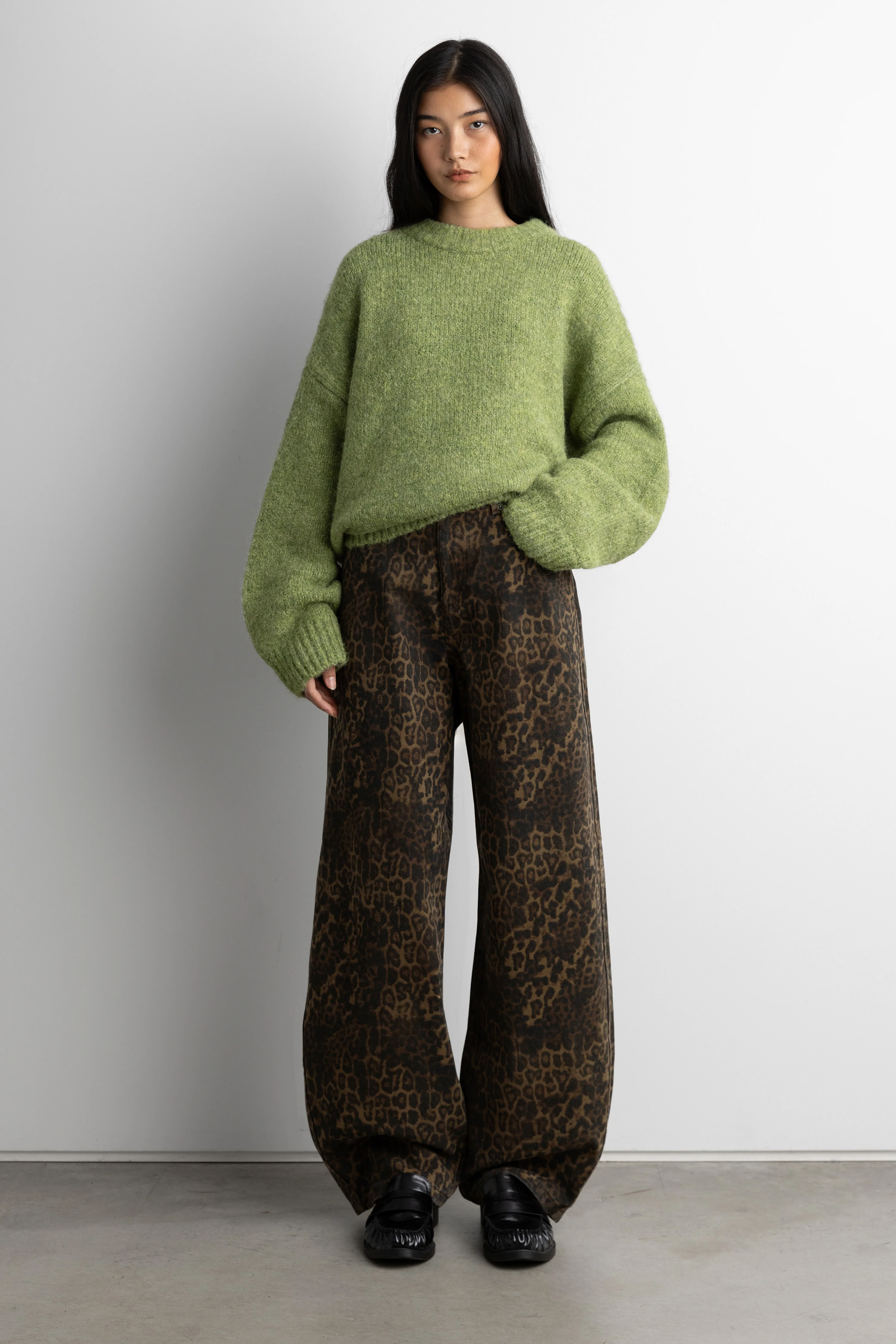 OVERSIZED CREWNECK SWEATER - Image 8