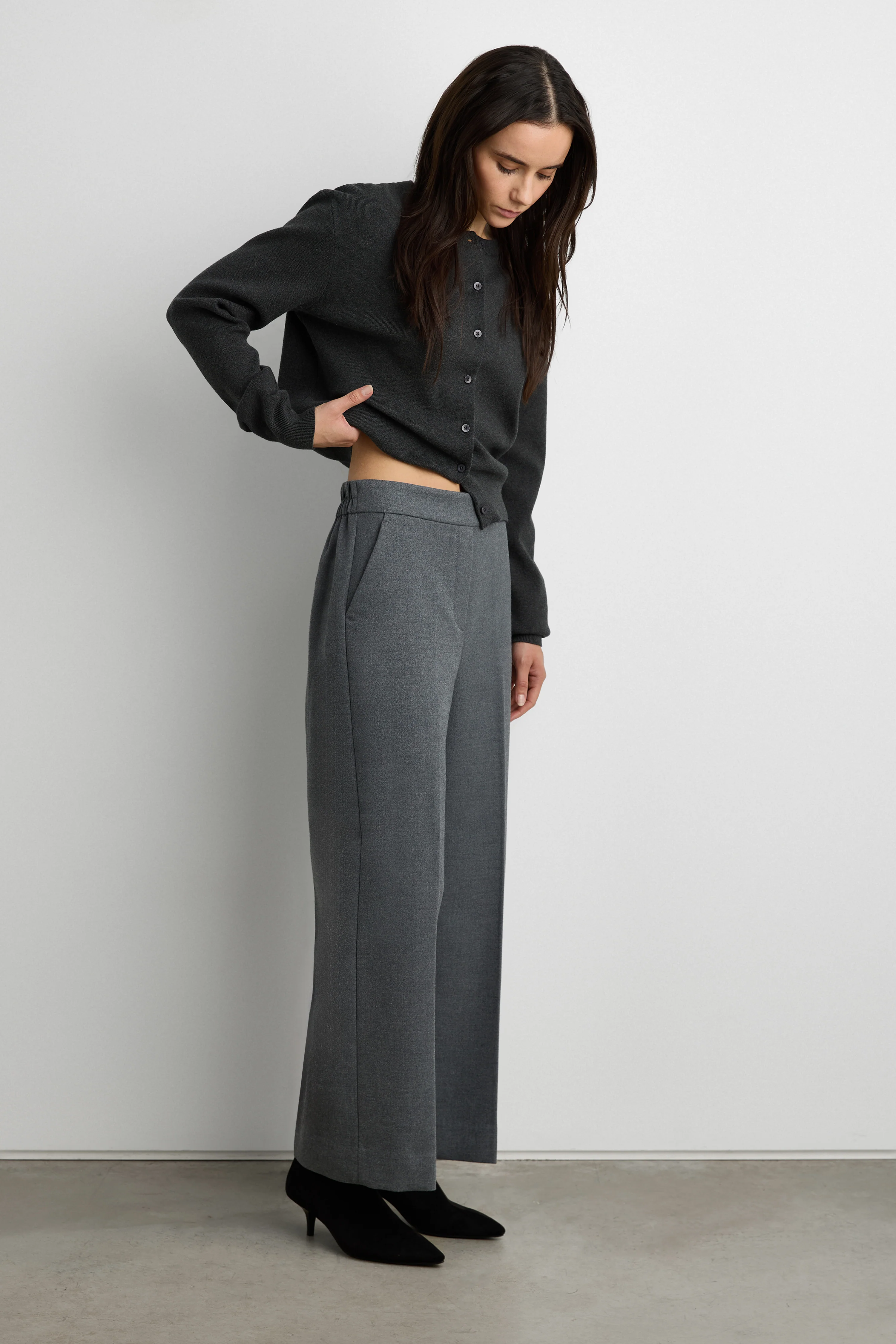 CROPPED HALF ELASTIC WAIST PANT - Image 2