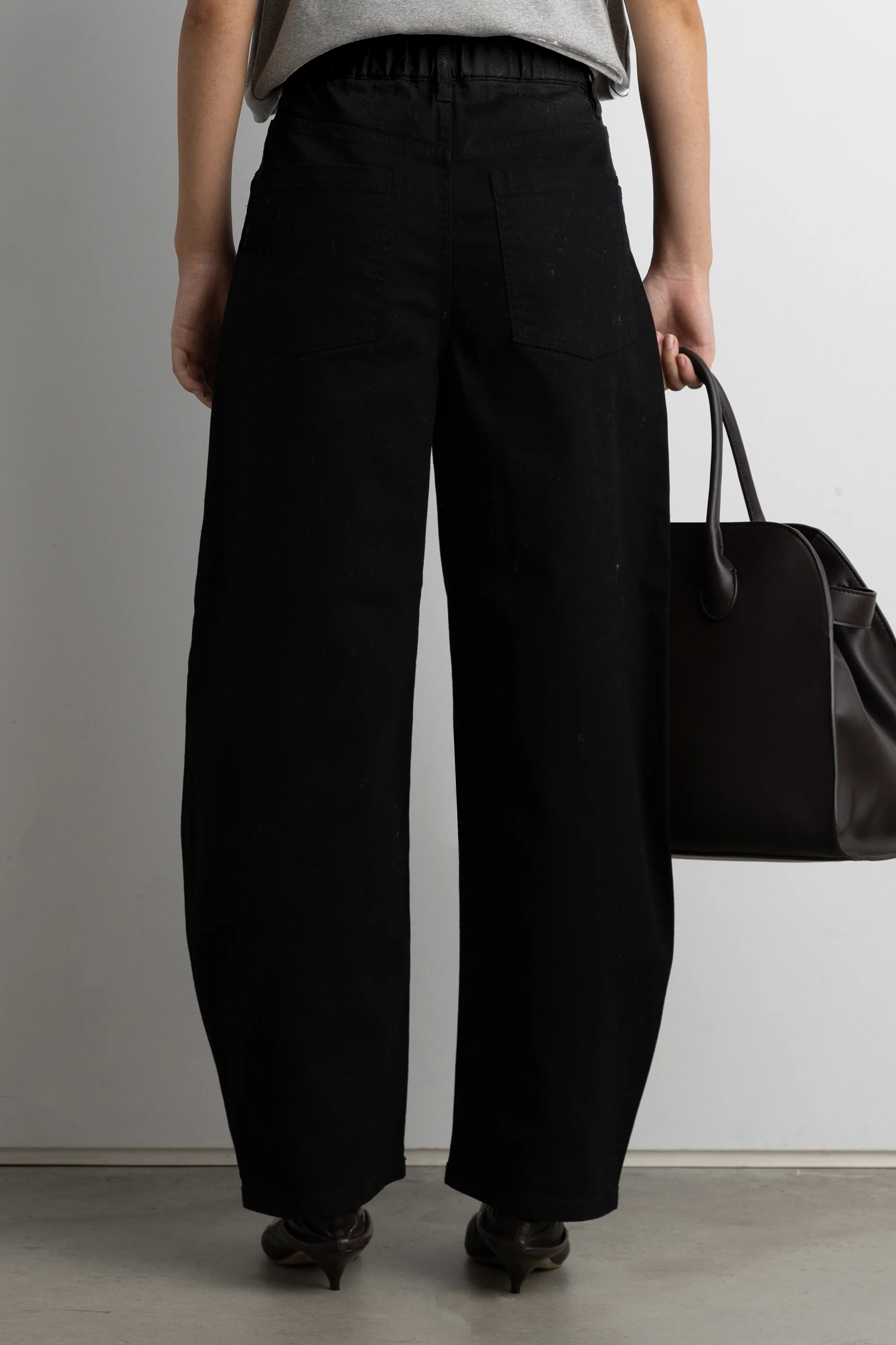 CROPPED LENGTH TWILL BARREL LEG PANT - Image 2