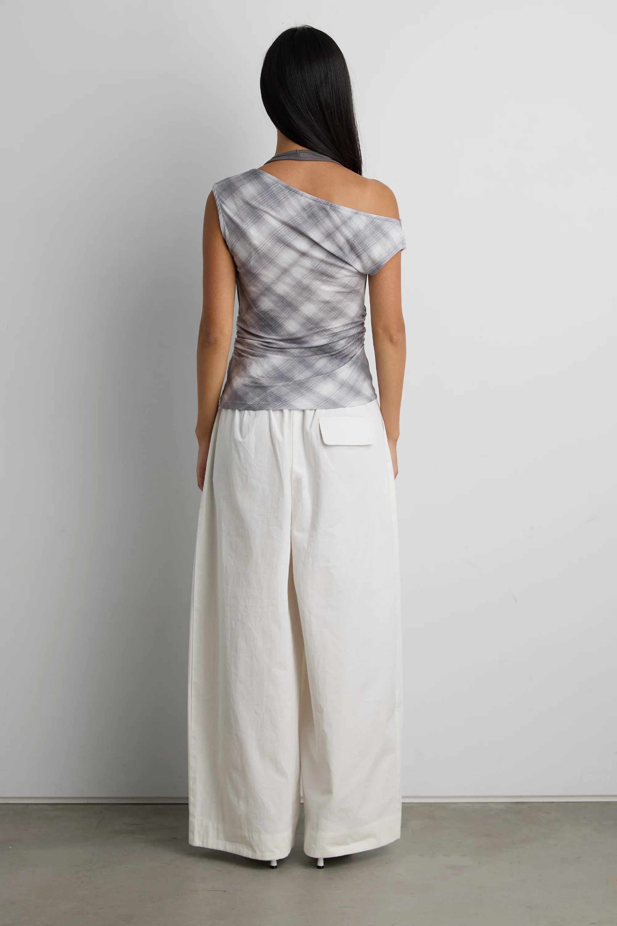 DRAPED CHECKERED COWL NECK TOP - Image 4