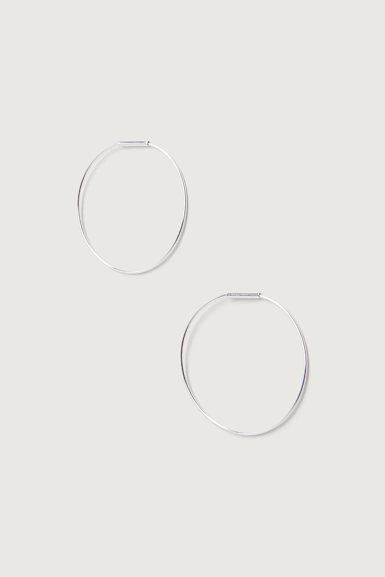 MEDIUM DAINTY HOOP - Image 3