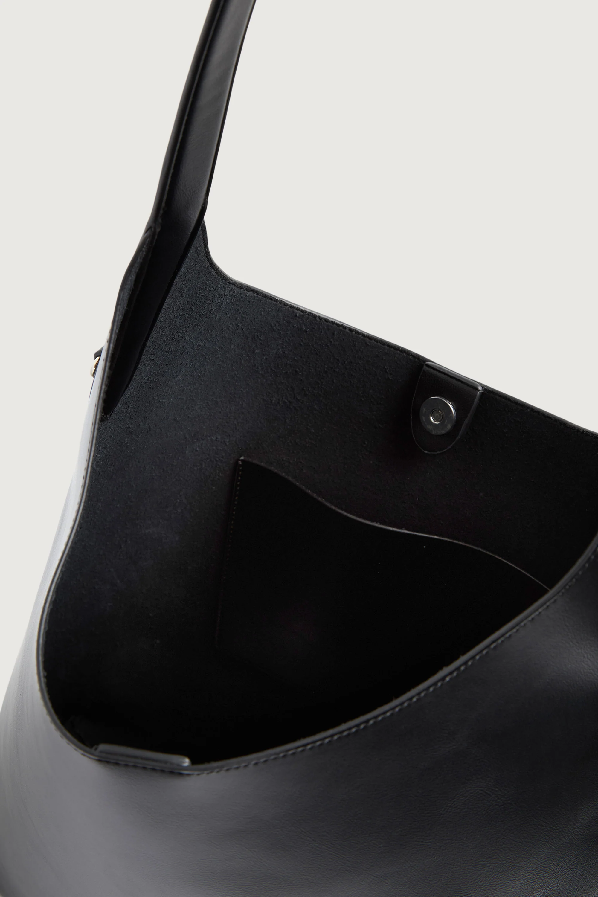 EVERYDAY SHOULDER BAG - Image 6