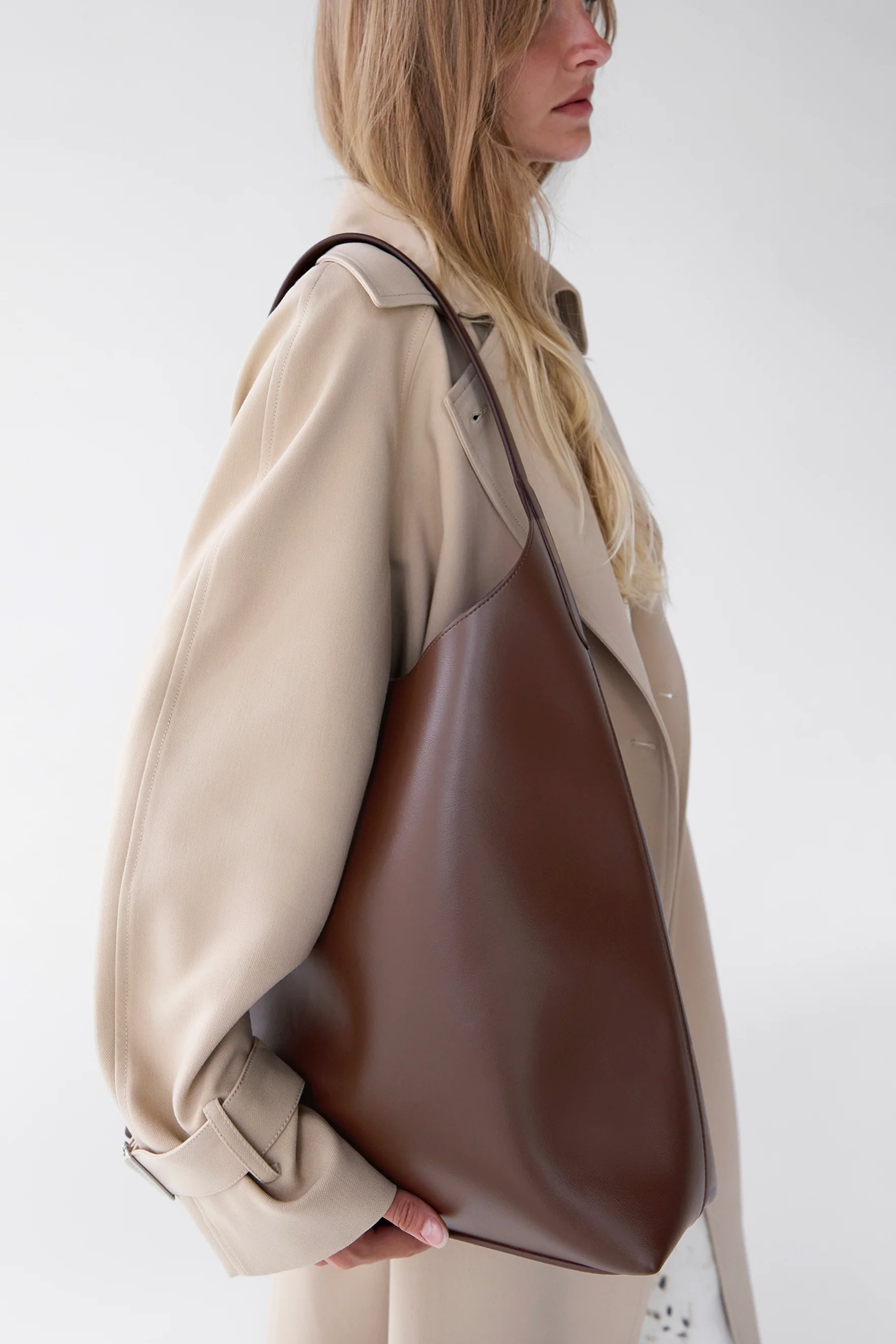 EVERYDAY SHOULDER BAG - Image 8