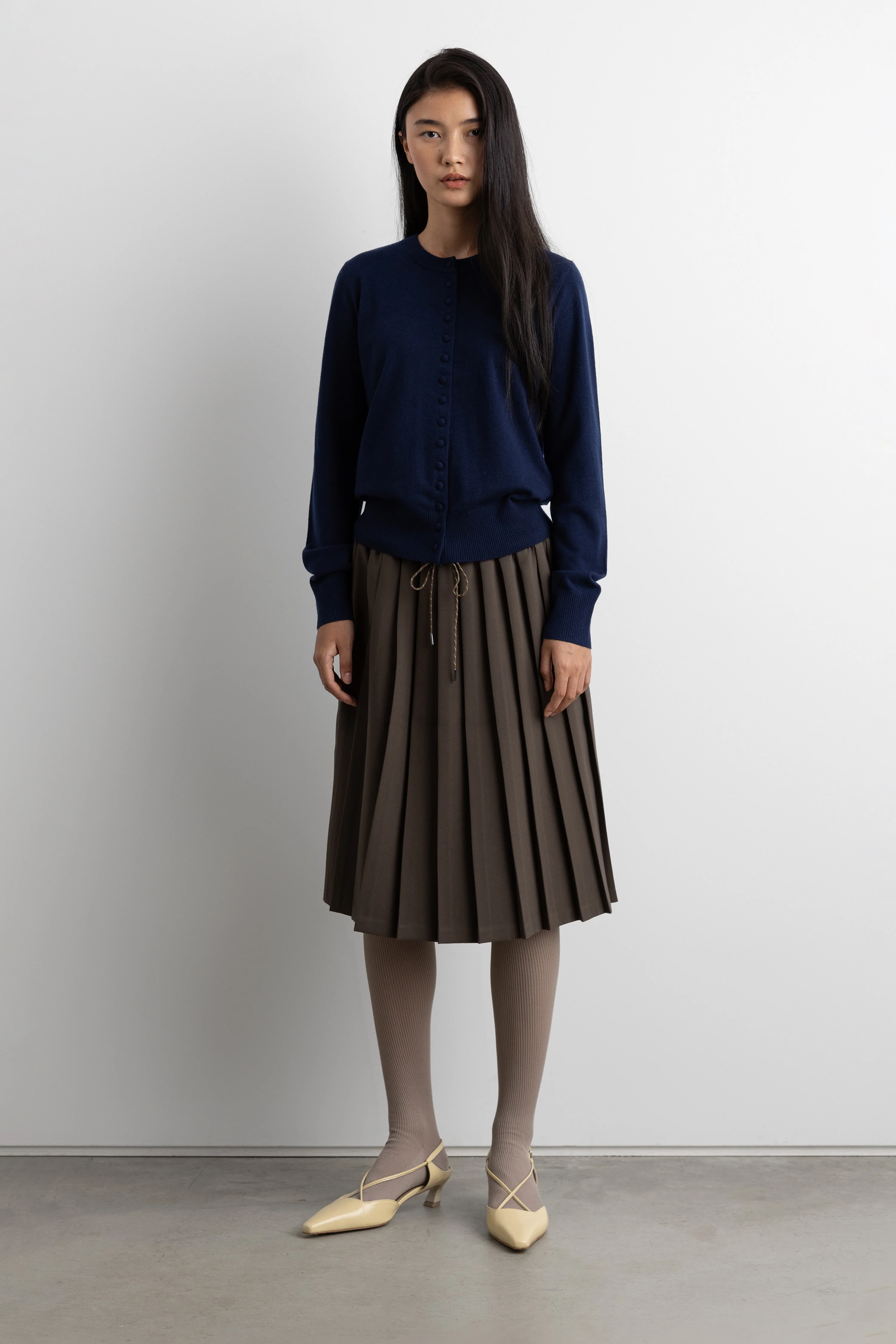 EXPOSED WAIST PLEATED MIDI SKIRT - Image 6