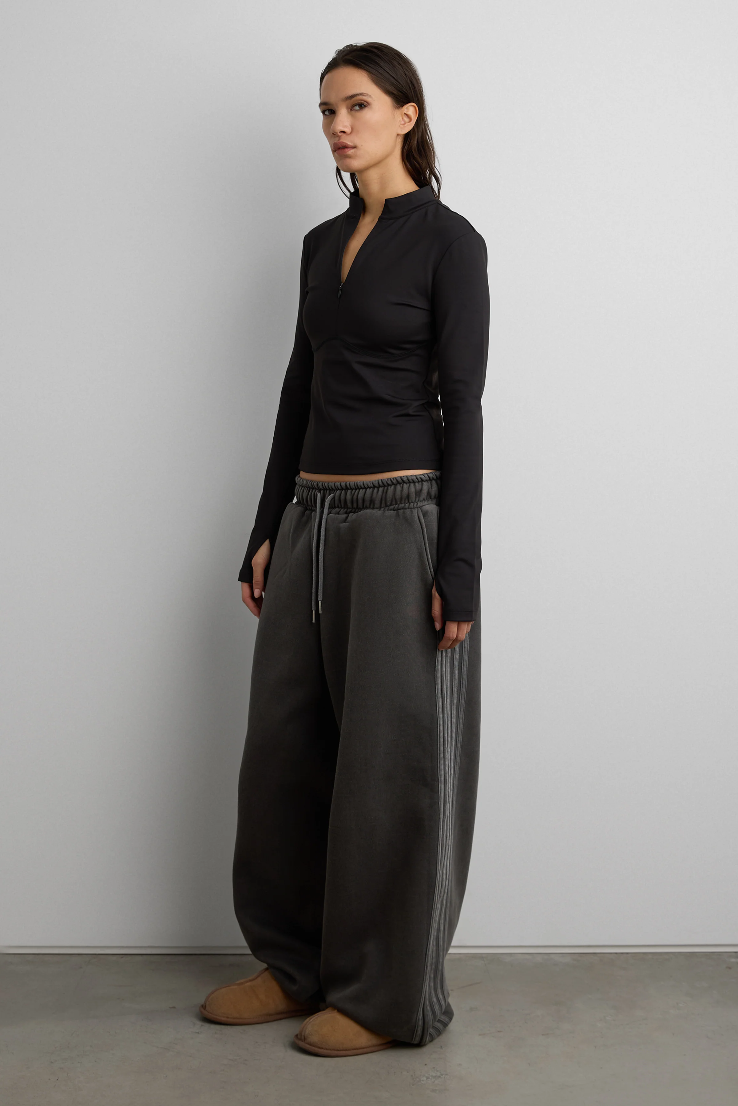 FITTED HALF ZIP MOCKNECK LONG SLEEVE TOP - Image 3