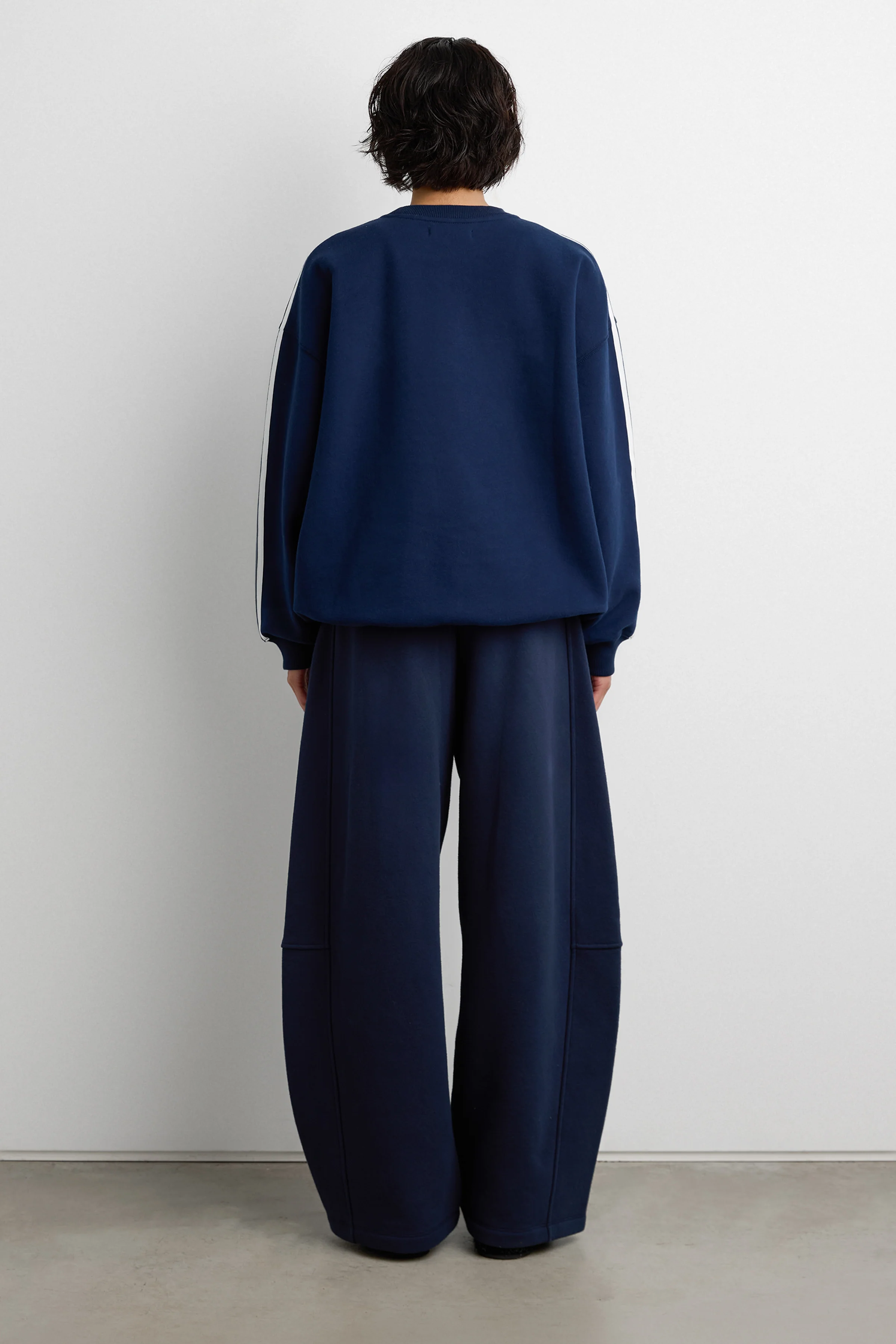 FLEECE STUDIO BARREL LEG SWEATPANT - Image 5