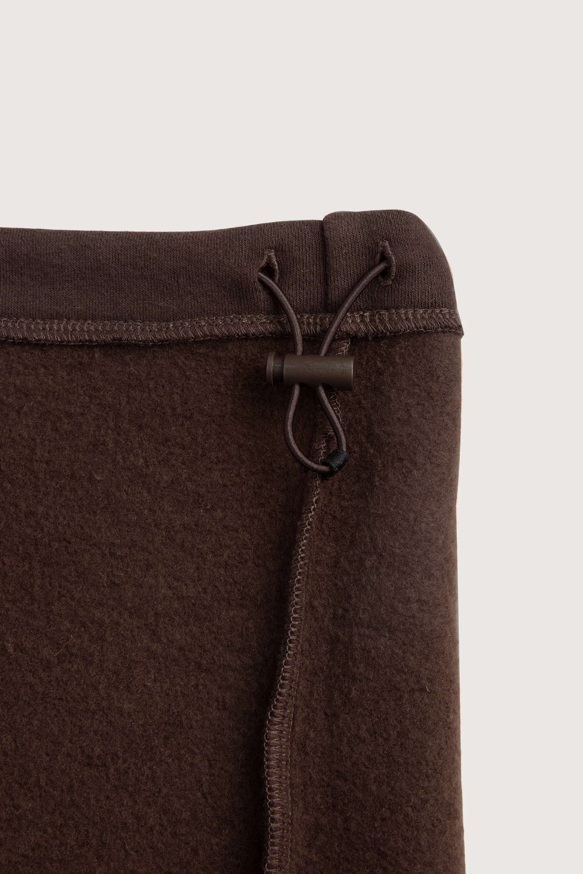 FLEECE STUDIO SWEATPANT WITH SHOCKCORD HEM - Image 7