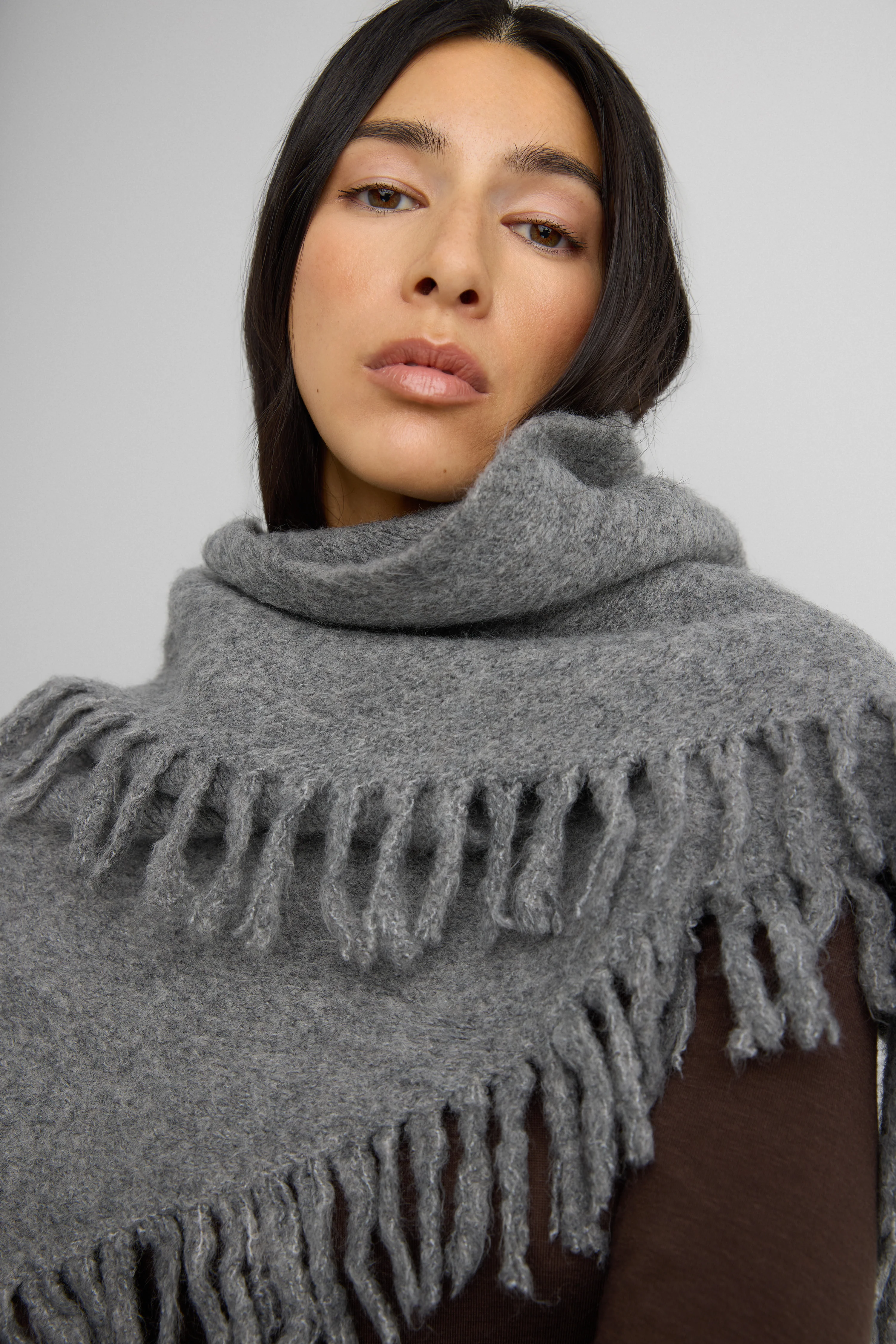 FRINGE TRIM TRIANGLE SCARF