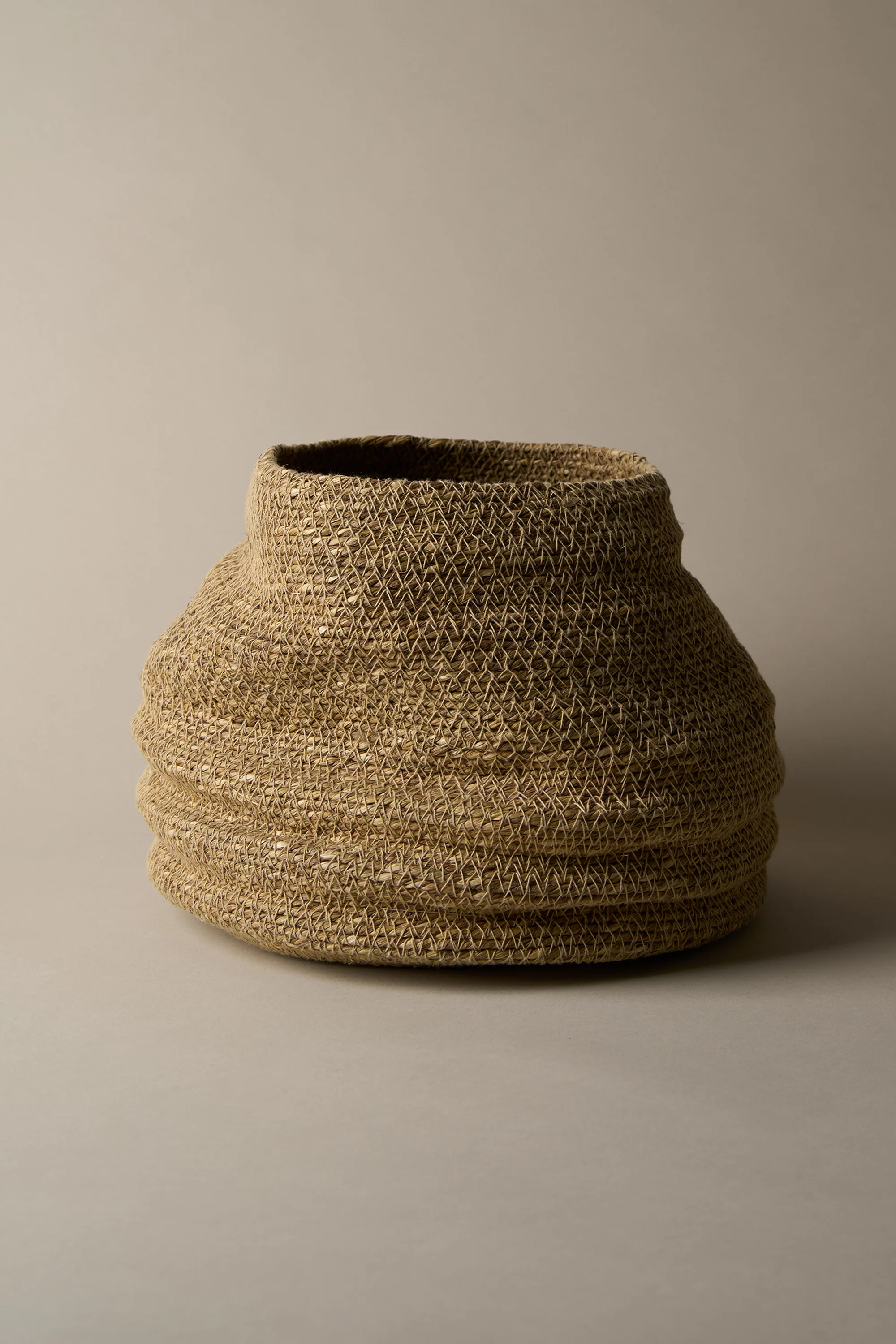 HANDWOVEN BASKET - Image 4