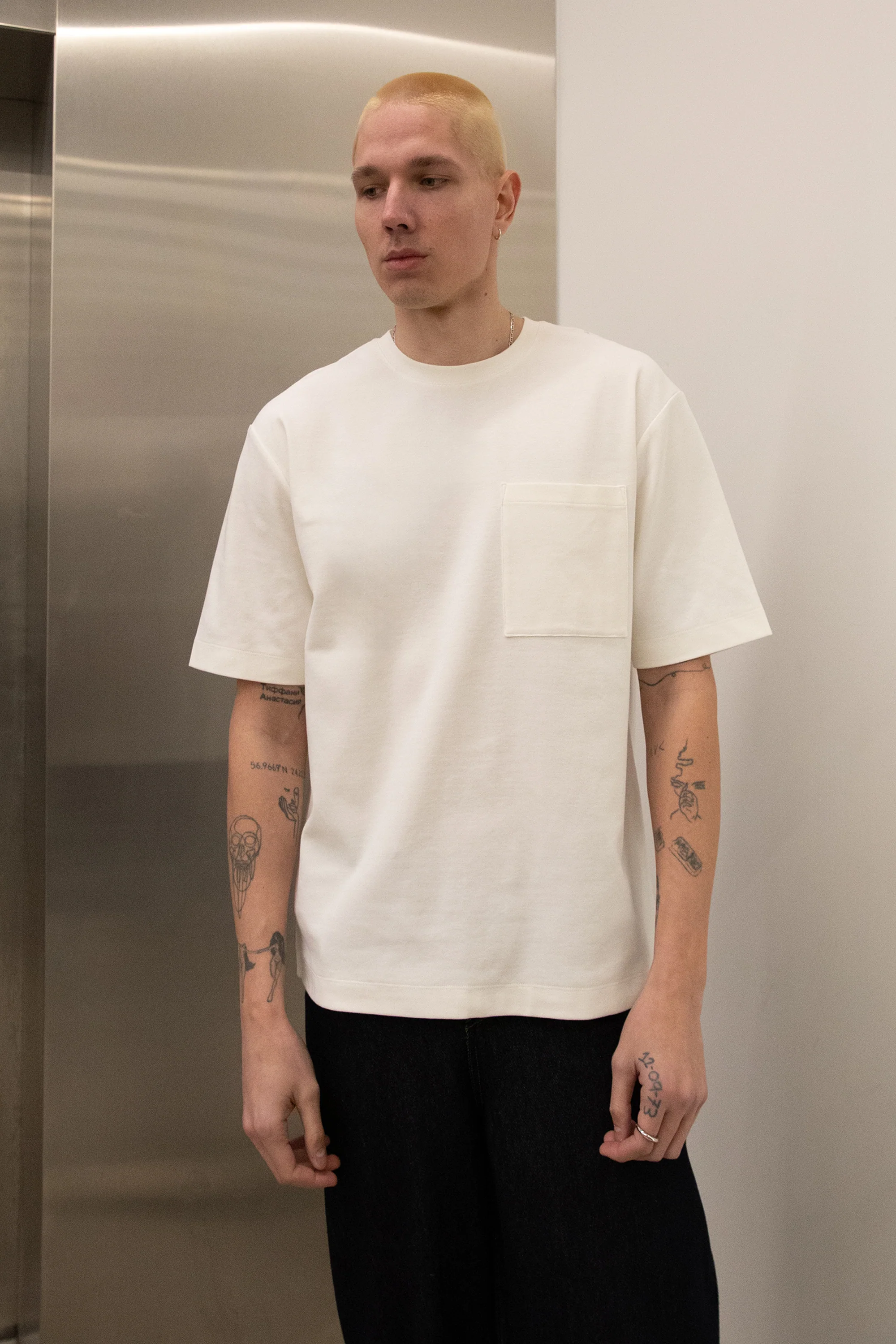 HEAVY COTTON FRONT POCKET T-SHIRT - Image 2