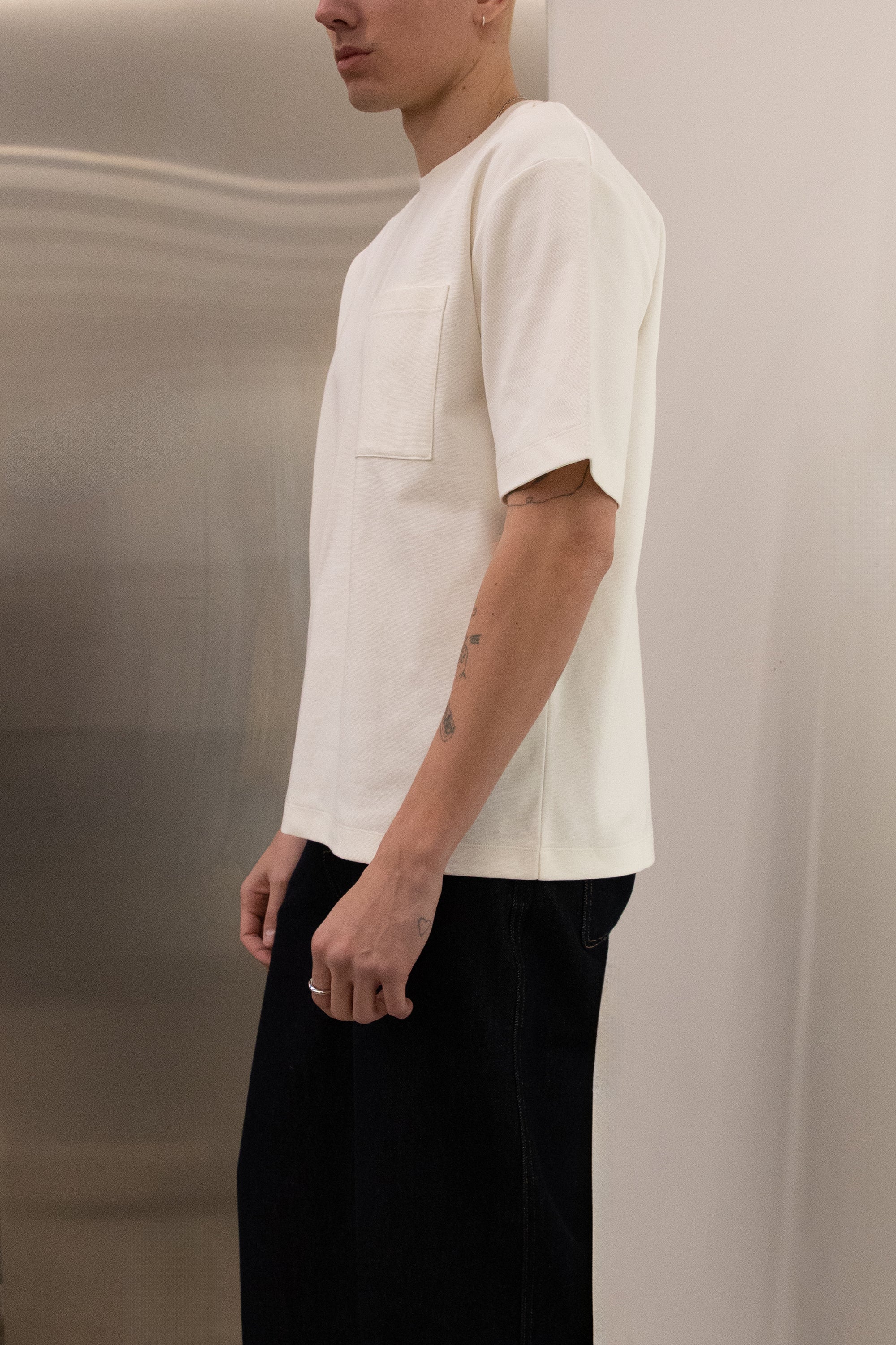 HEAVY COTTON FRONT POCKET T-SHIRT - Image 3