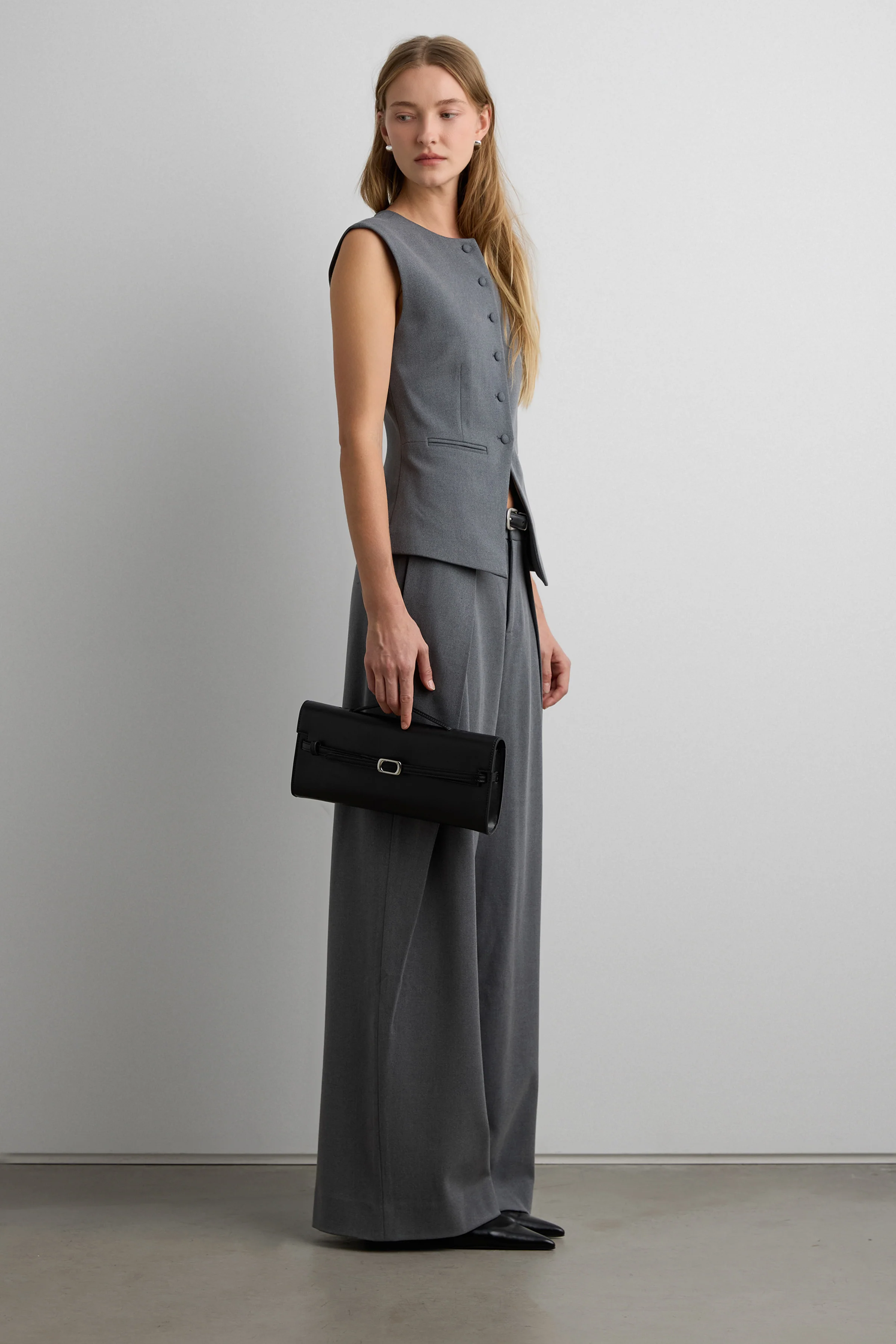HIGH NECKLINE BUTTON UP VEST - Image 3