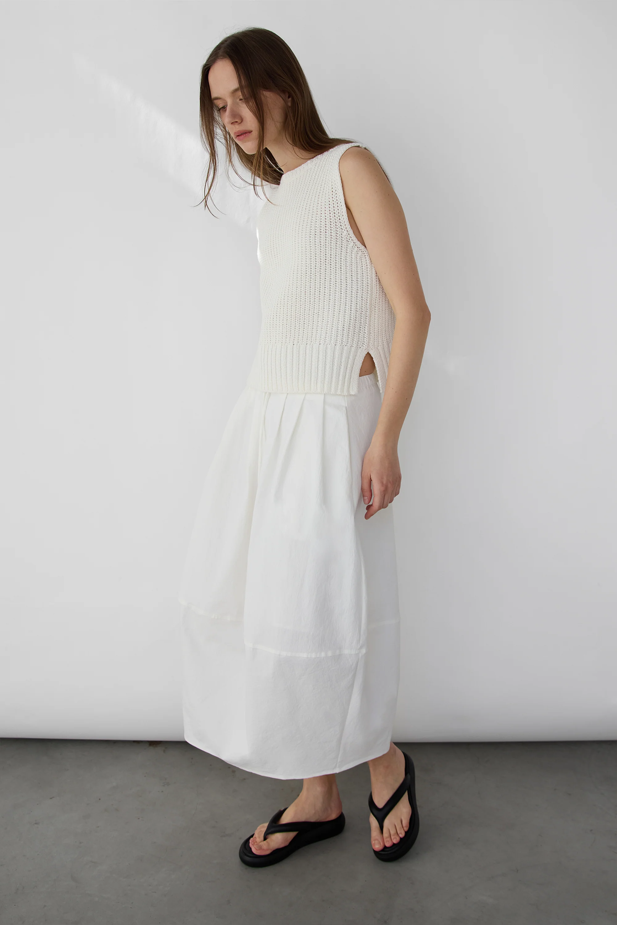 HIGH NECKLINE KNIT TANK - Image 3