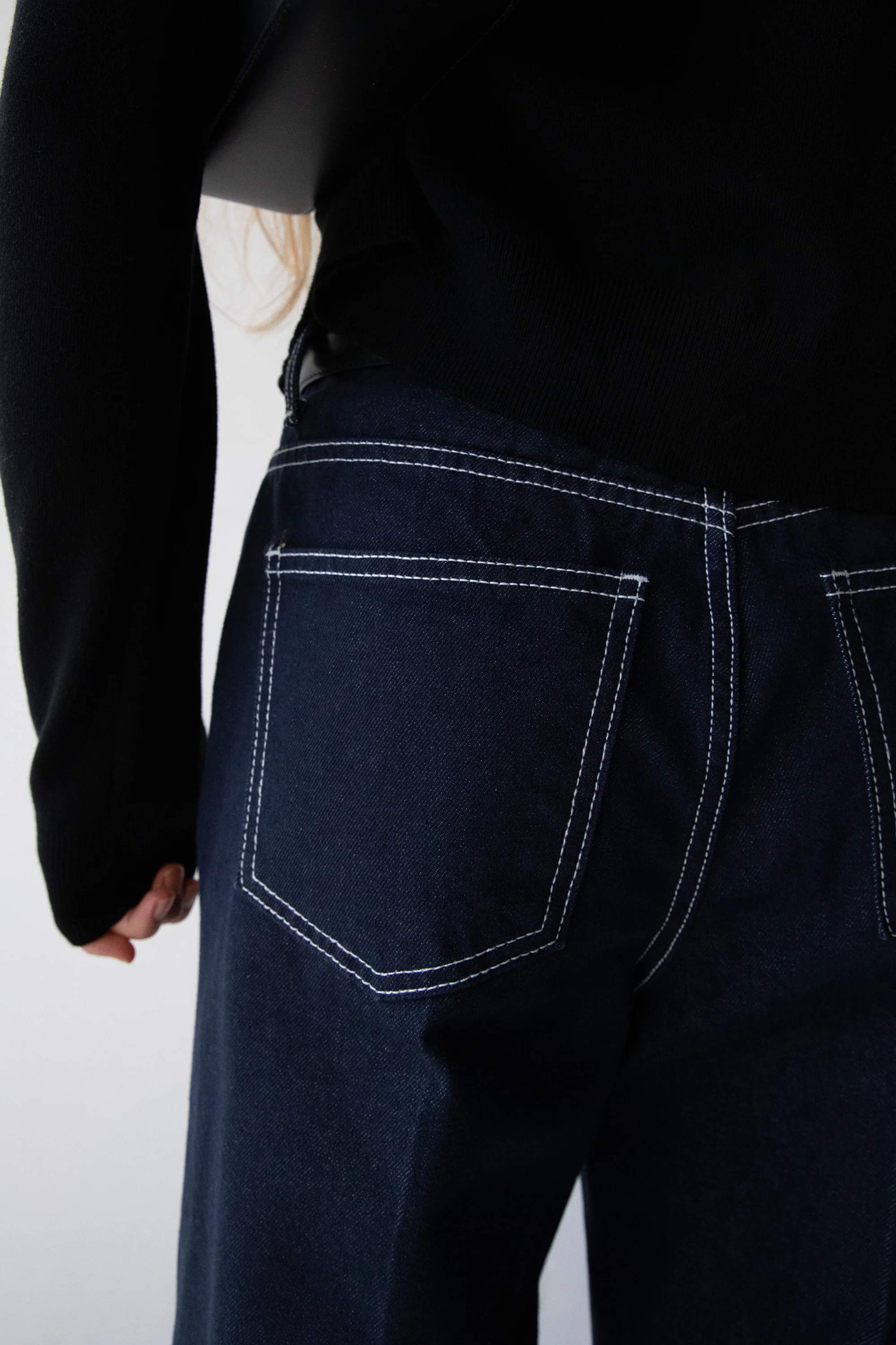 DARK BLUE HIGH-RISE CUFFED JEAN - Image 3