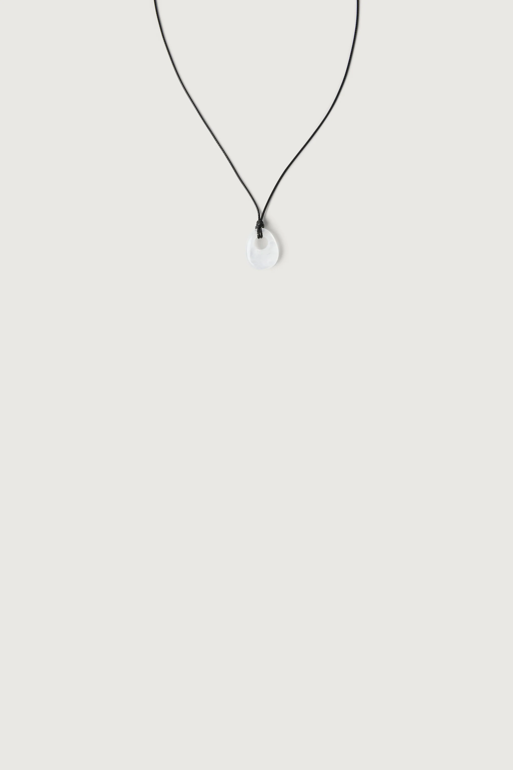 HOLLOW STONE PENDANT NECKLACE - Image 4