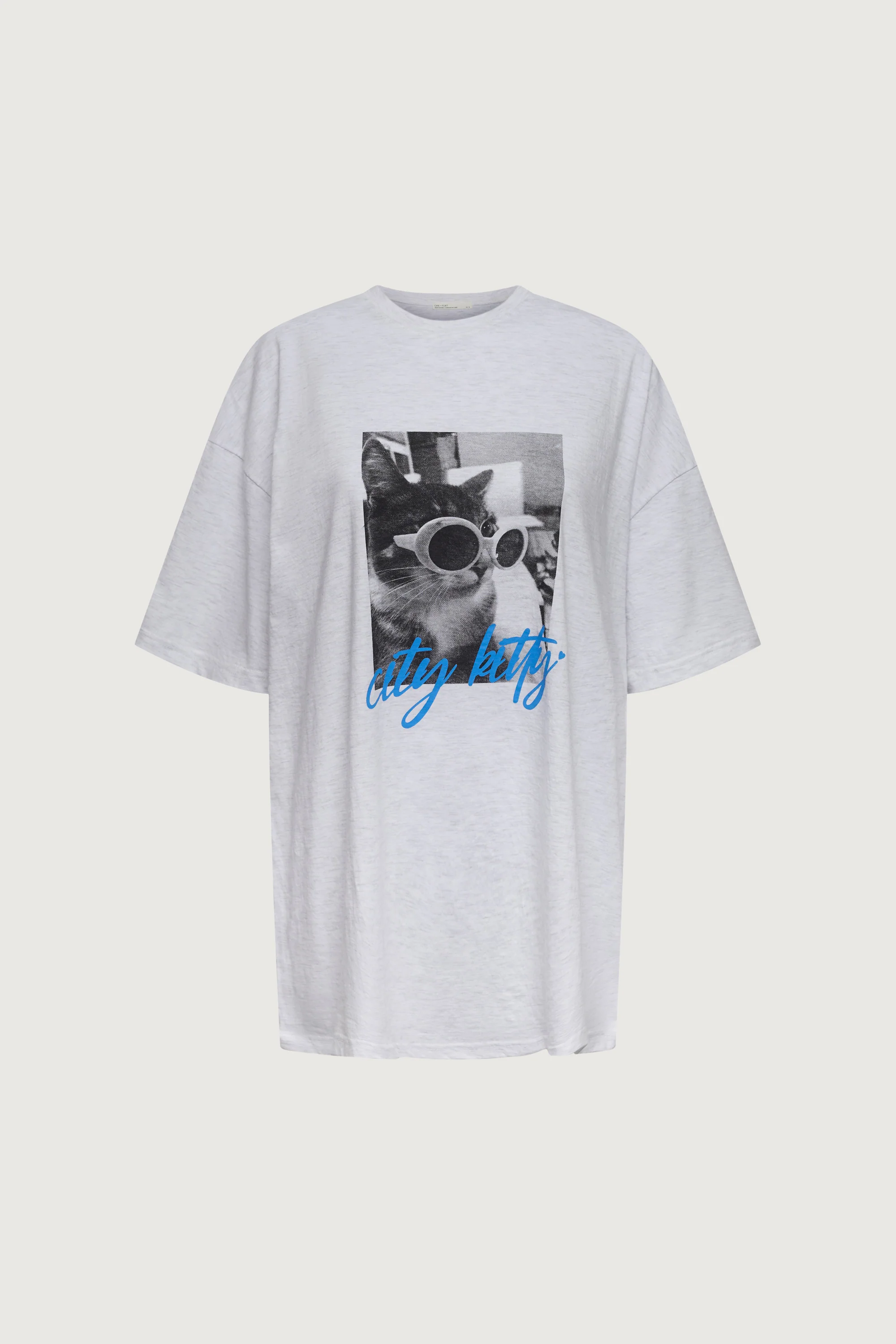 CITY KITTY GRAPHIC T-SHIRT - Image 6