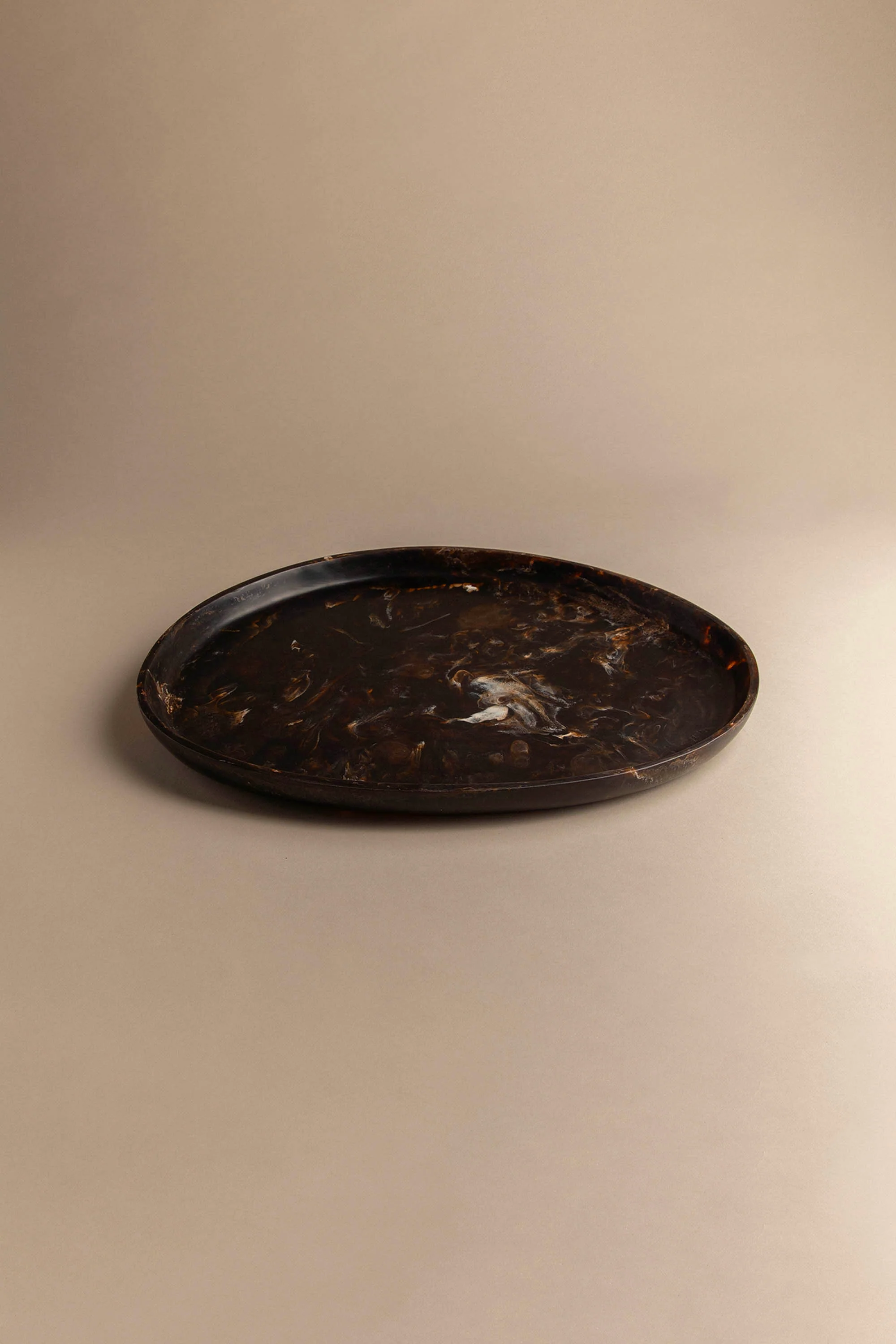 LARGE PEBBLE RESIN TRAY - Image 3