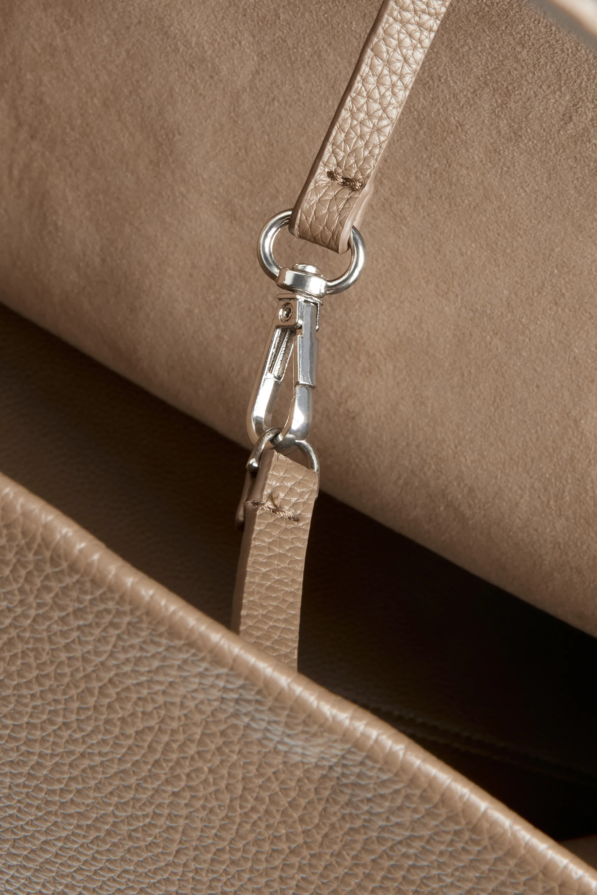 LARGE SLOANE TOTE - Image 7