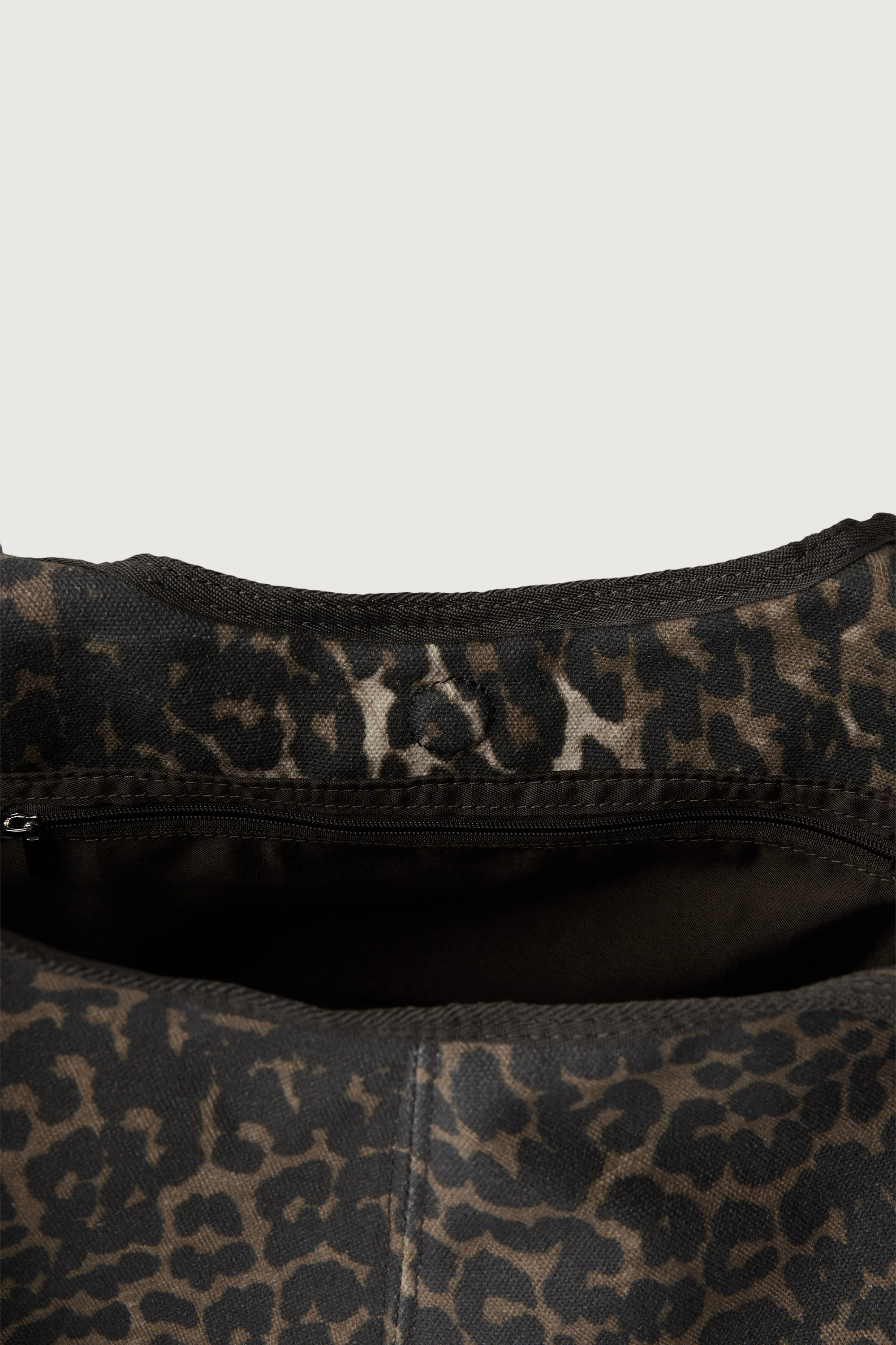LEOPARD CANVAS TOTE BAG - Image 6