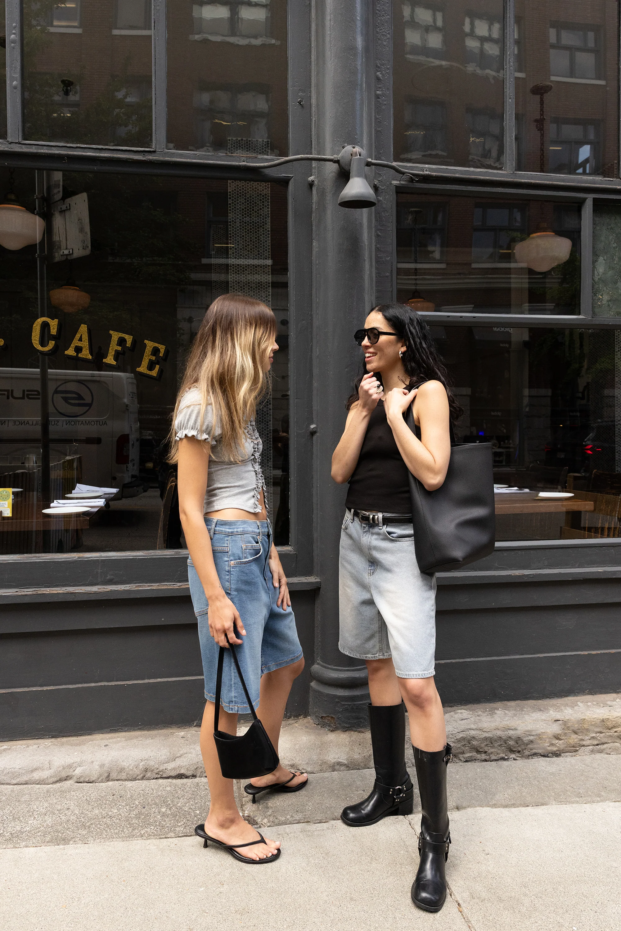 LIGHT WASH MID-RISE DENIM JORT - Image 2
