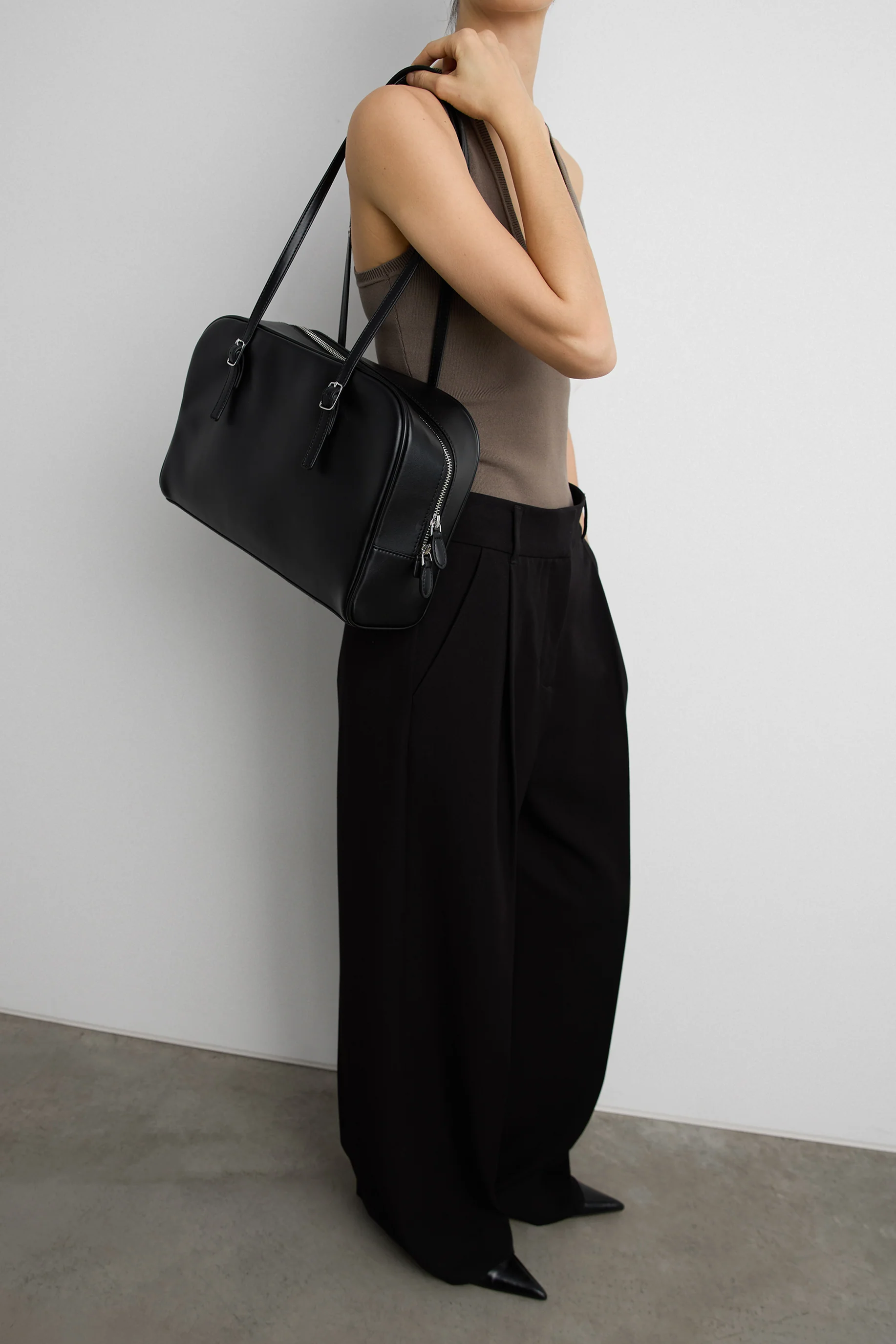 LIV BOWLER BAG - Image 5