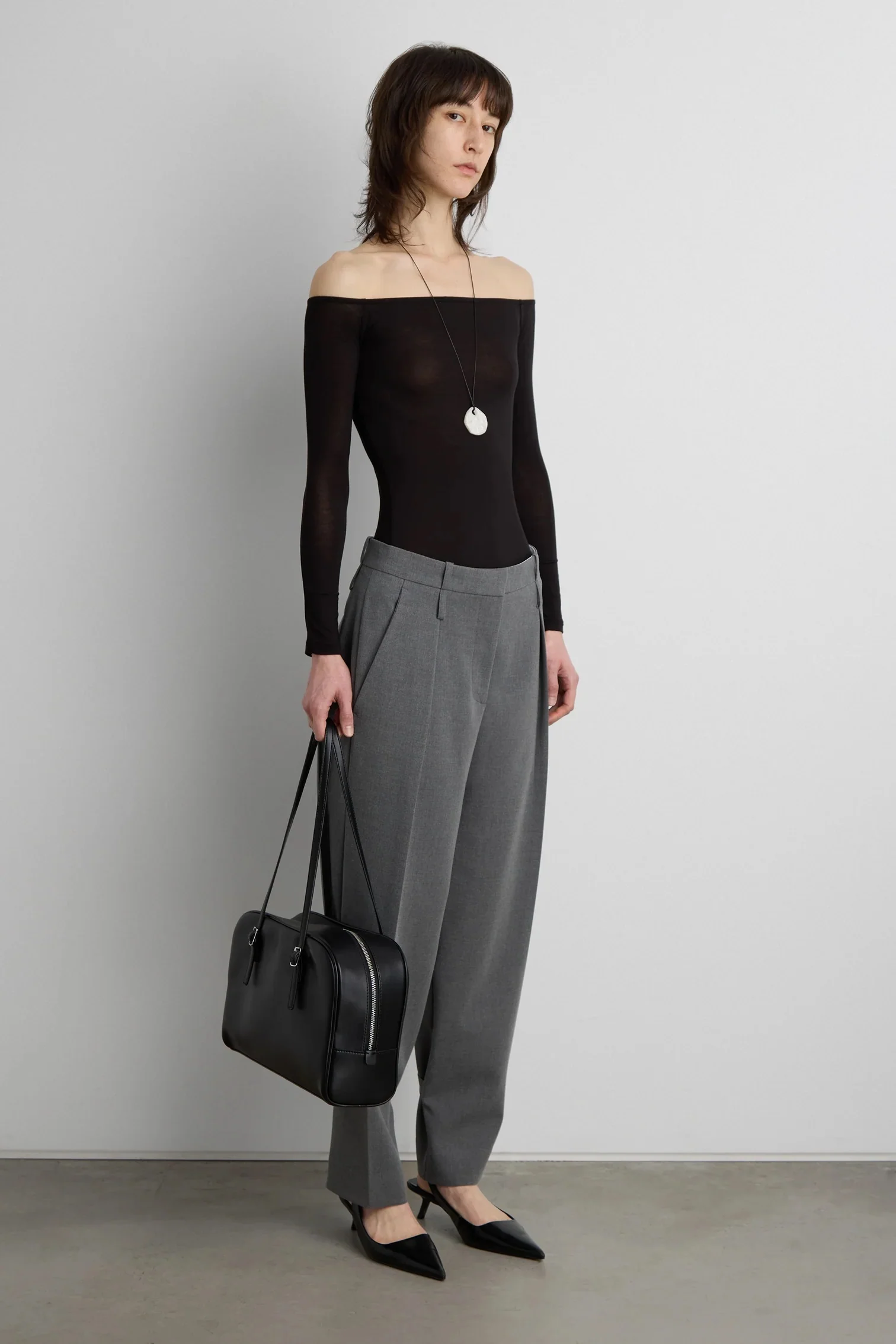 LIV BOWLER BAG - Image 6